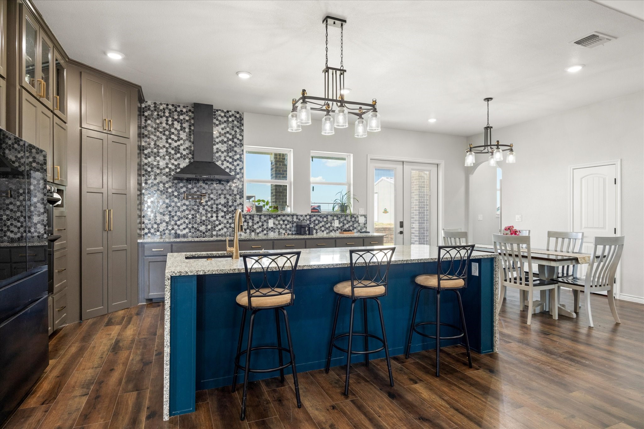 2425 County Road 184