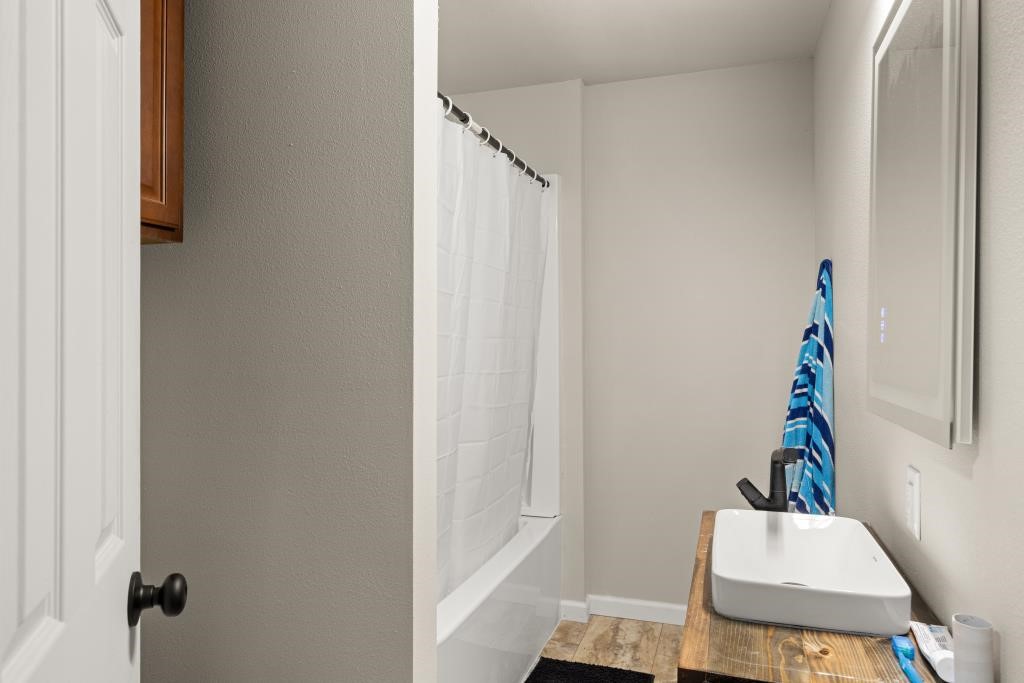 695 S Lillian Street