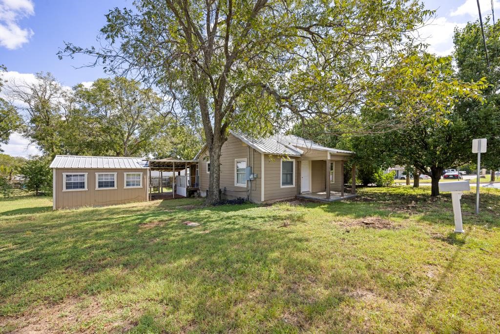 695 S Lillian Street