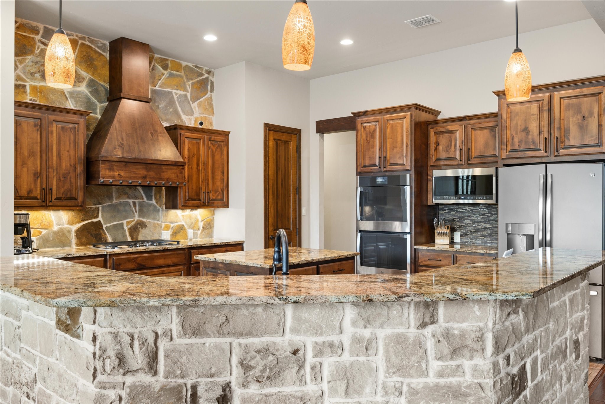 3512 Lakota Court