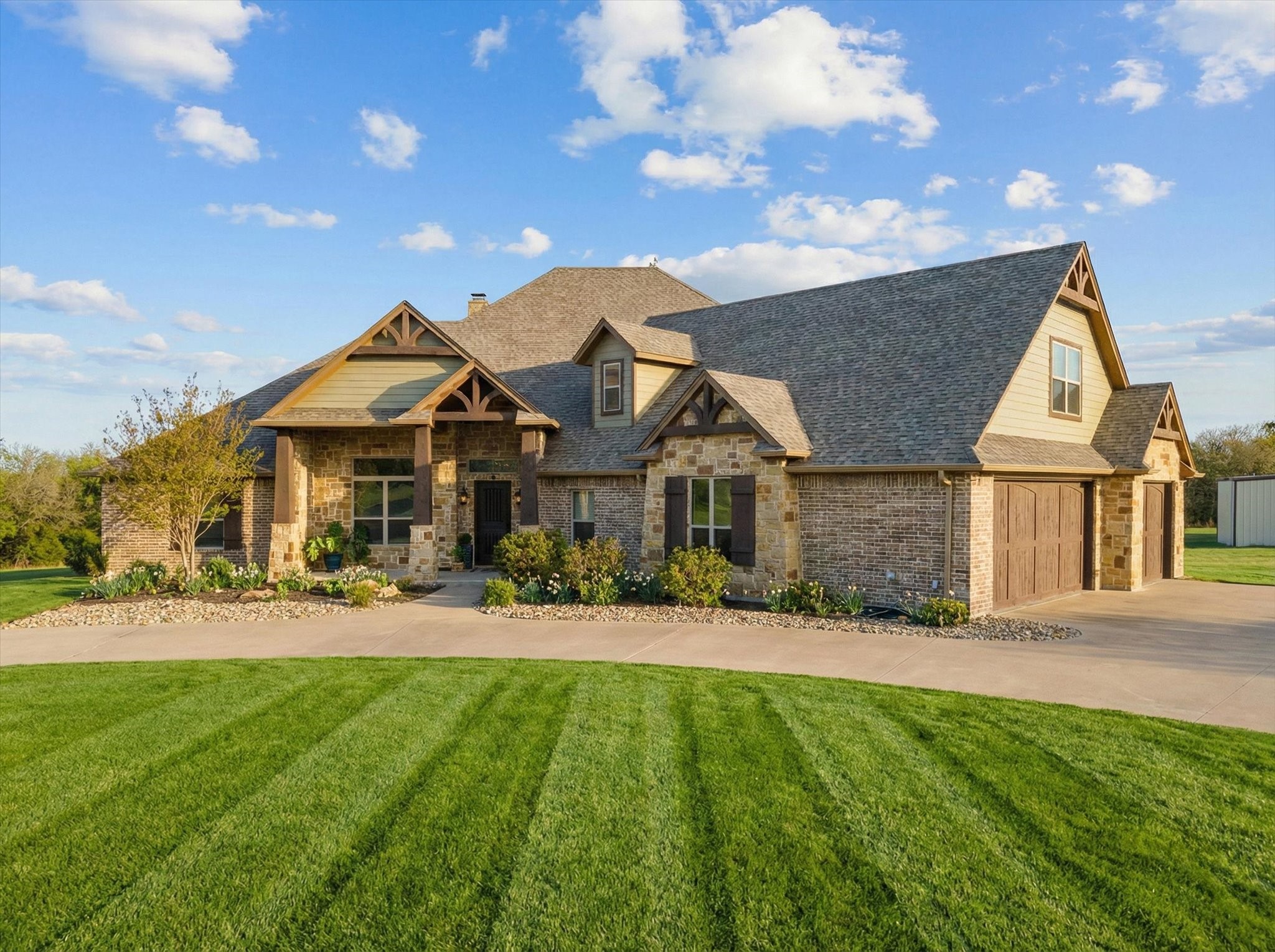 3512 Lakota Court