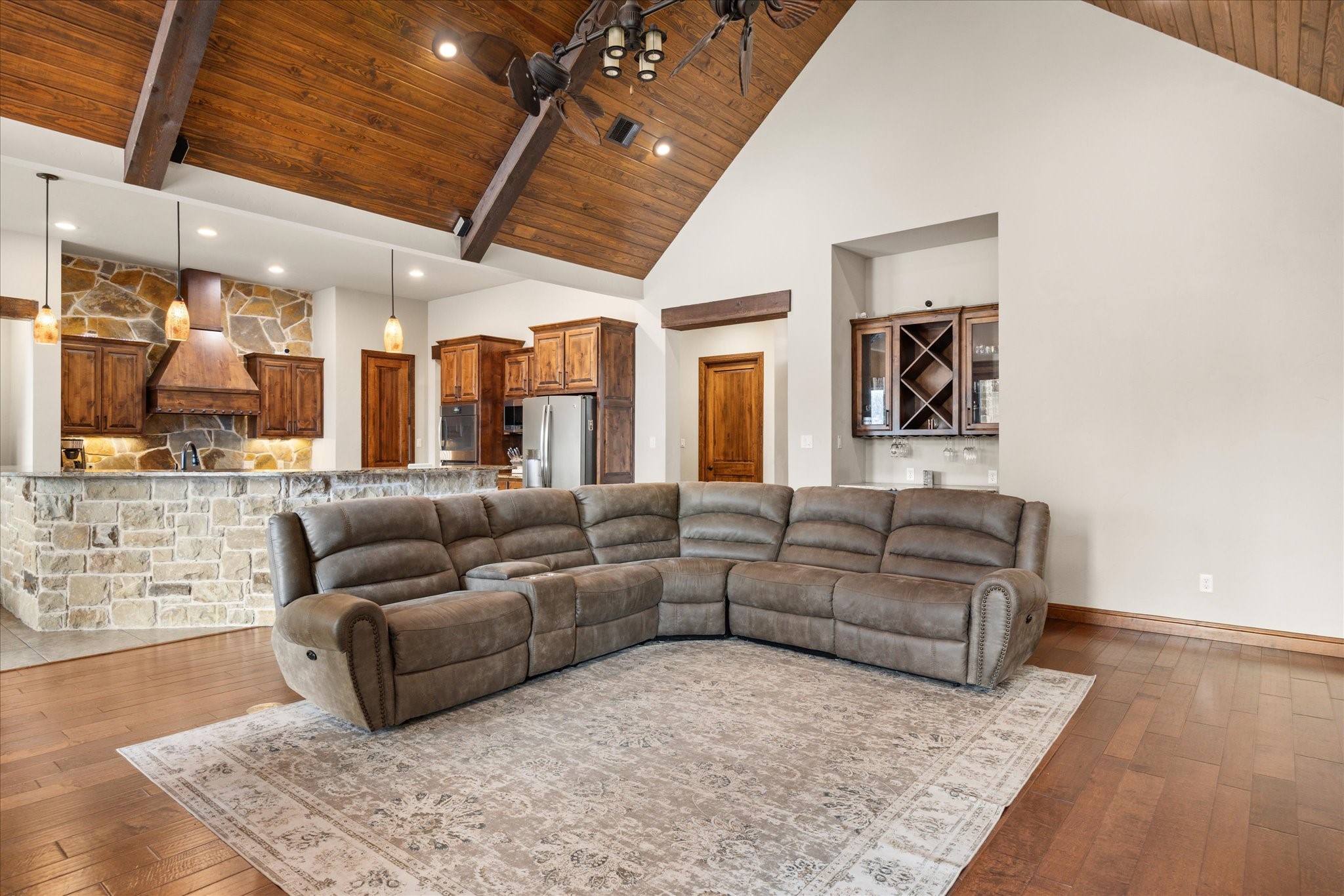 3512 Lakota Court