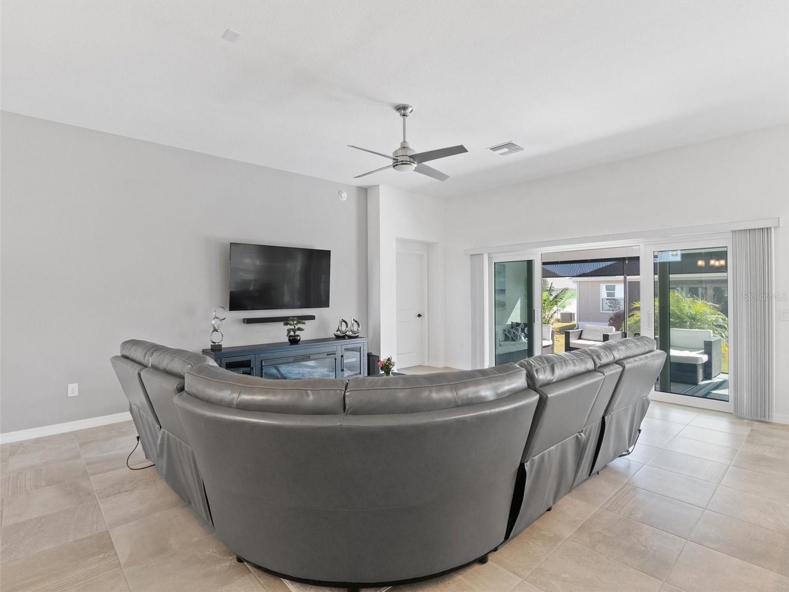 4653 MALONE CIR