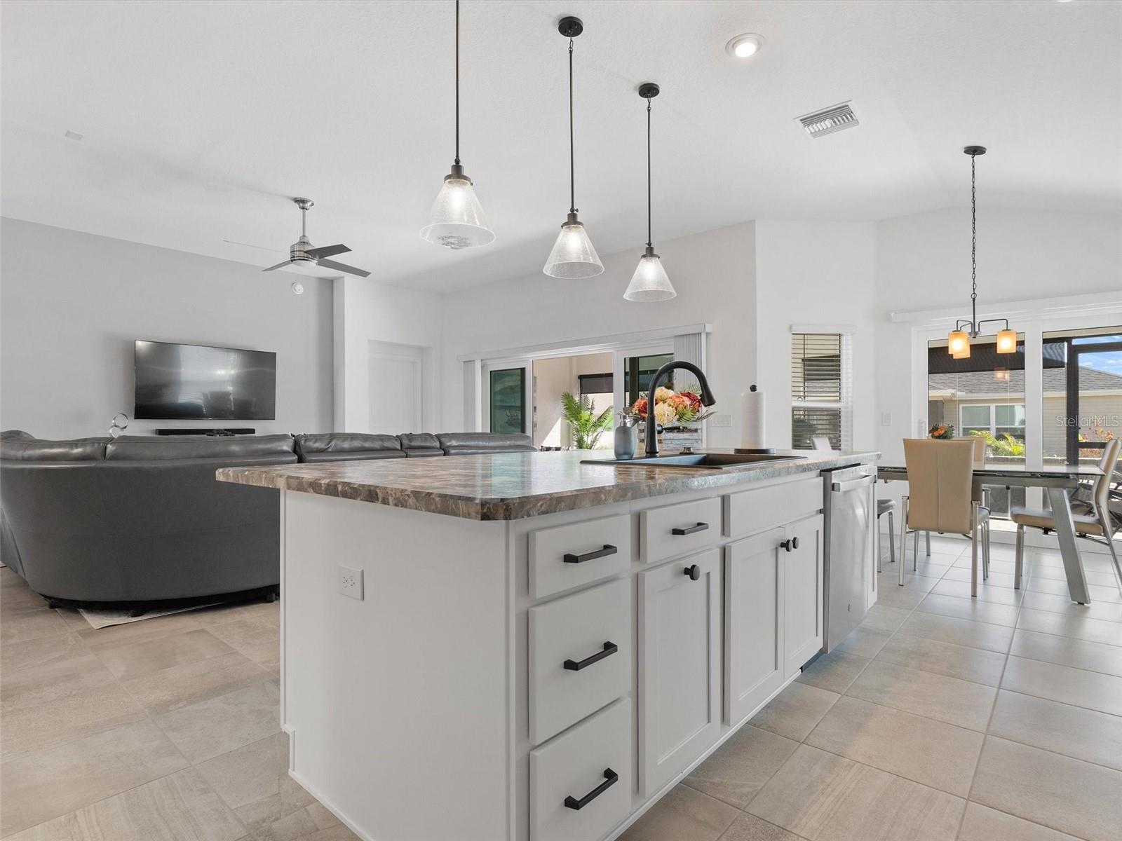 4653 MALONE CIR