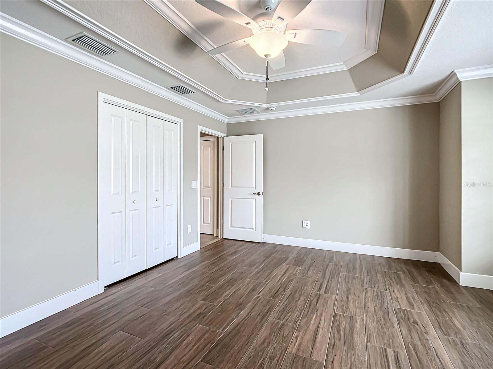 2760 VICTOR CT