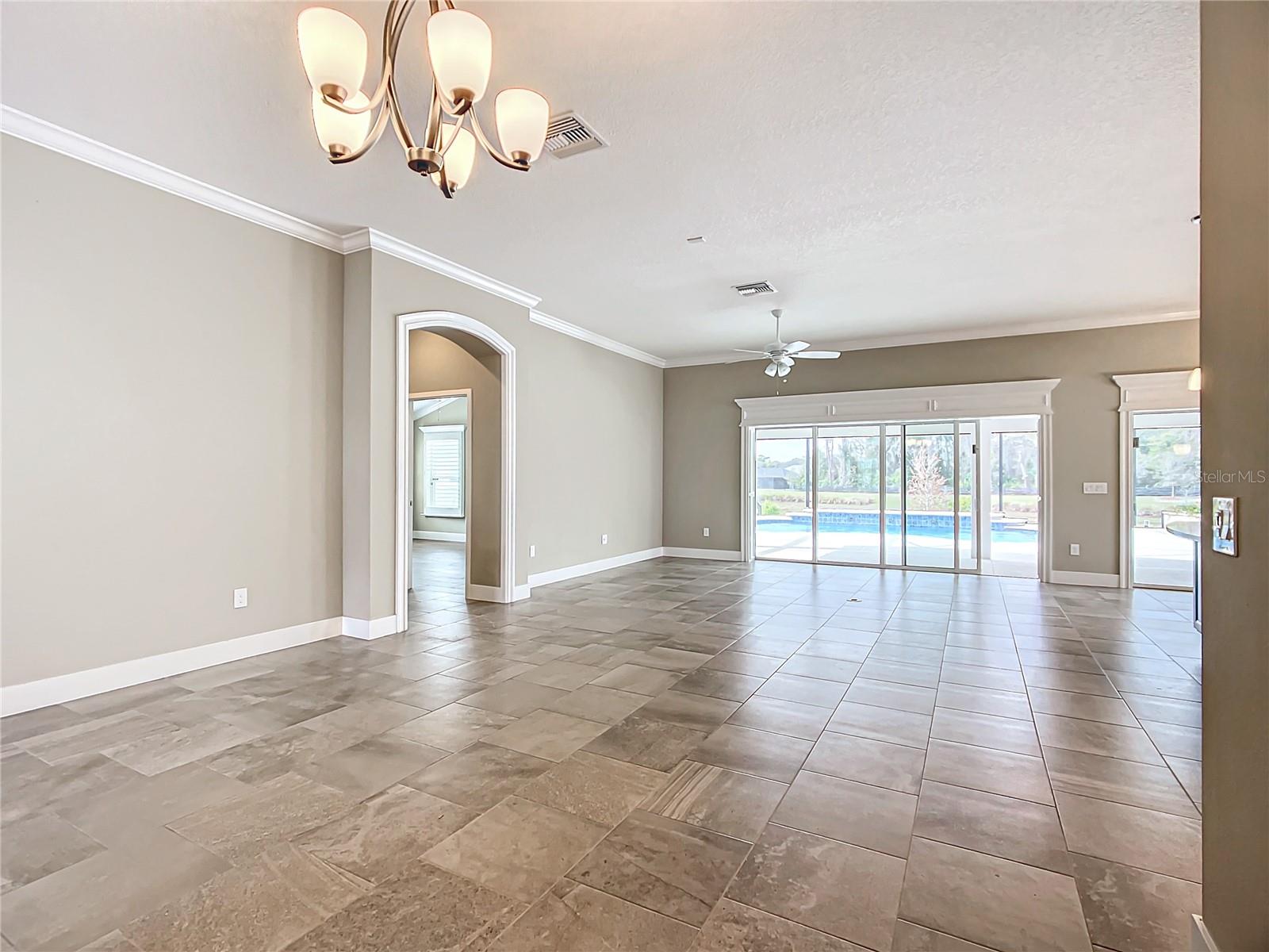 2760 VICTOR CT