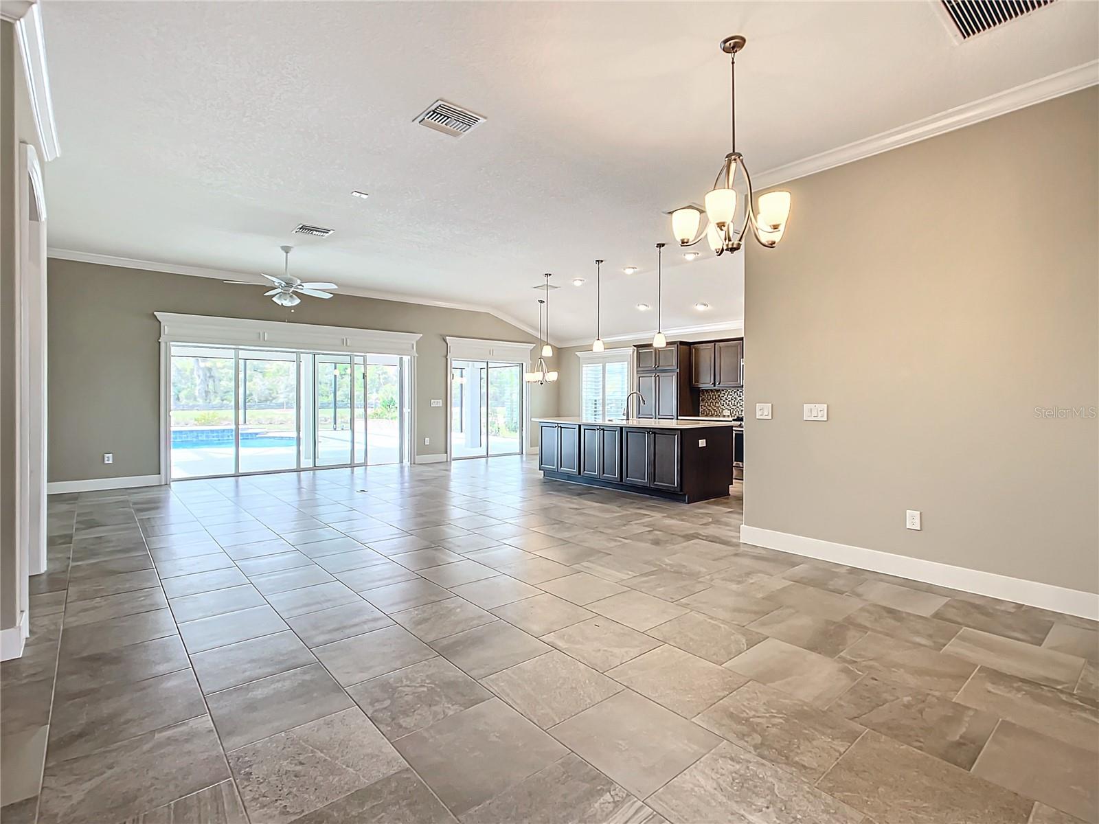 2760 VICTOR CT