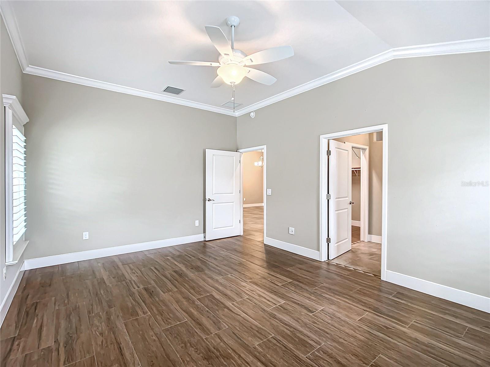 2760 VICTOR CT