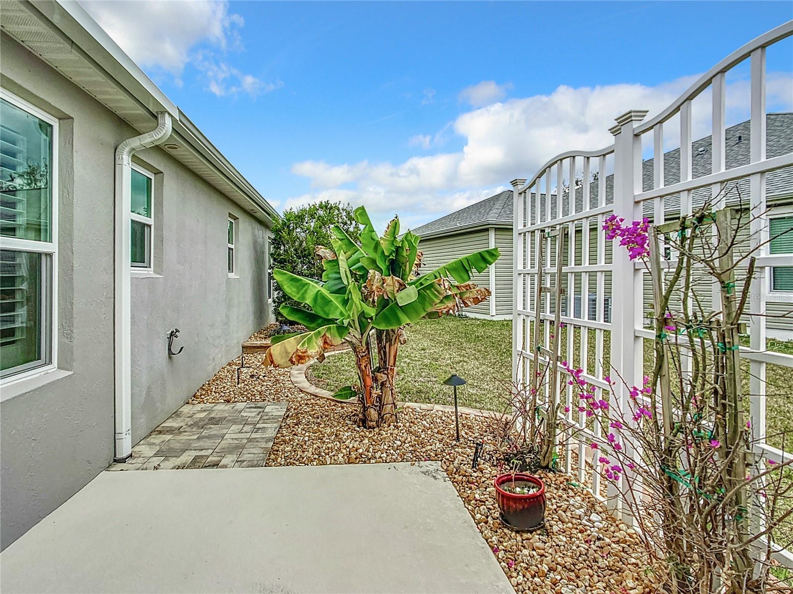 2760 VICTOR CT