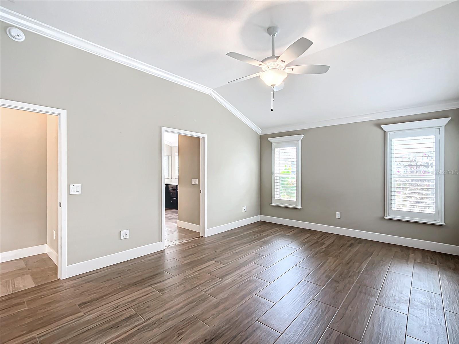 2760 VICTOR CT