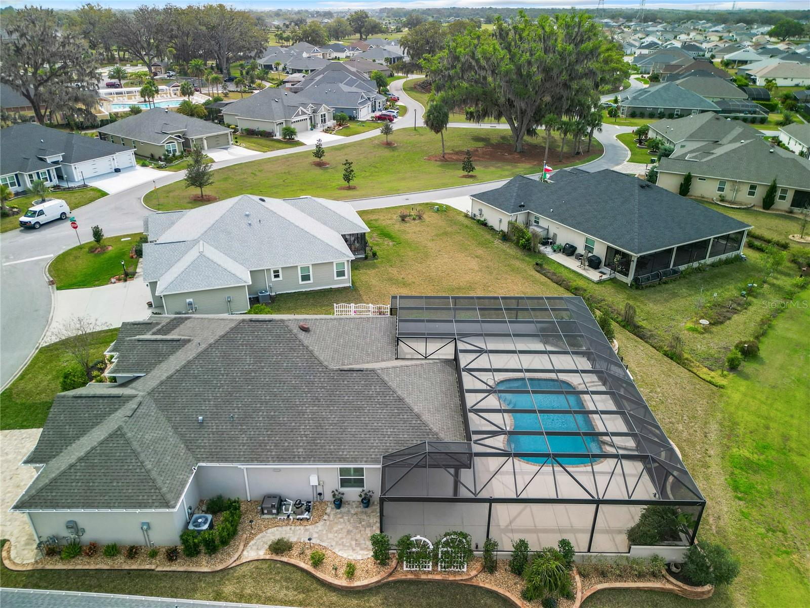2760 VICTOR CT