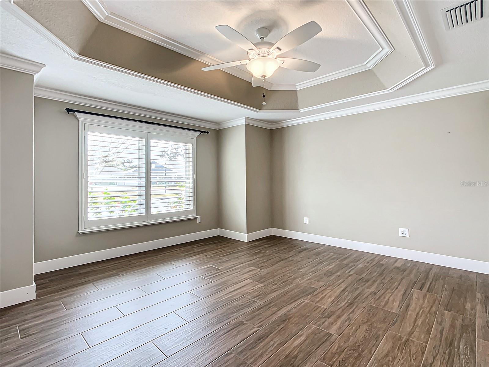 2760 VICTOR CT