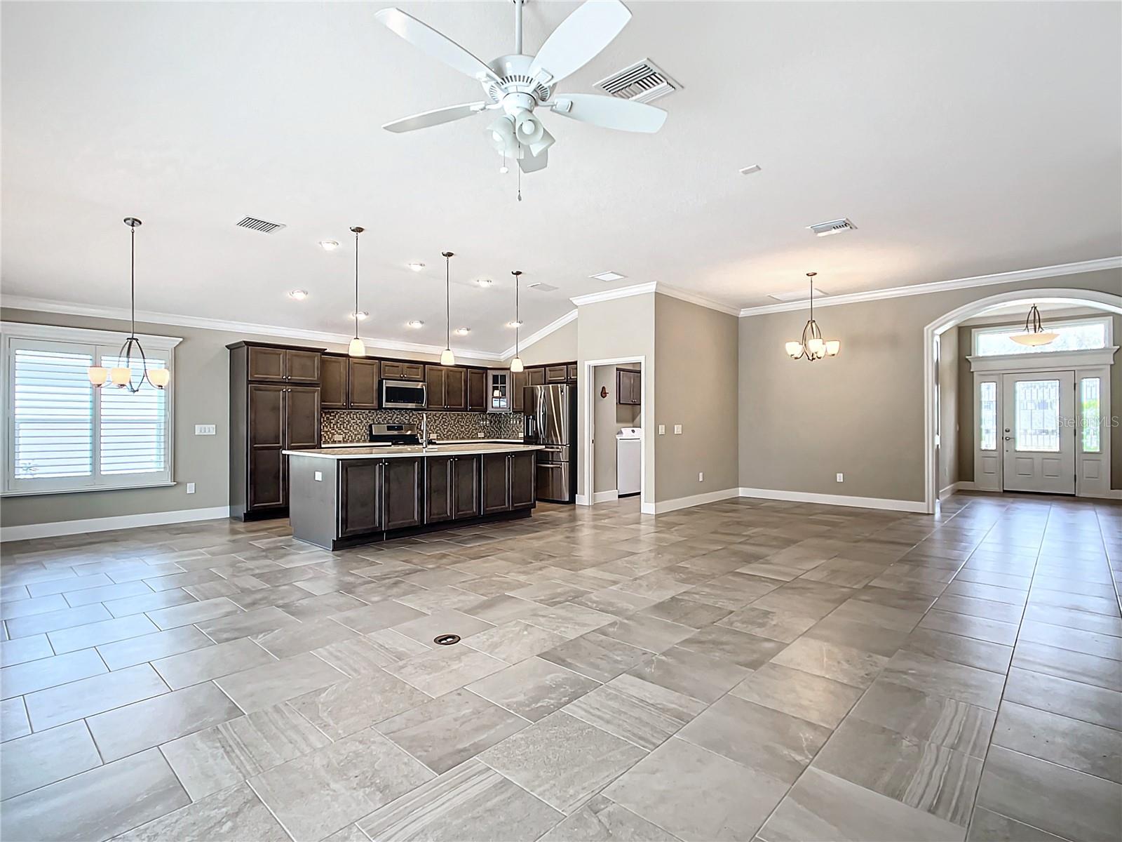 2760 VICTOR CT