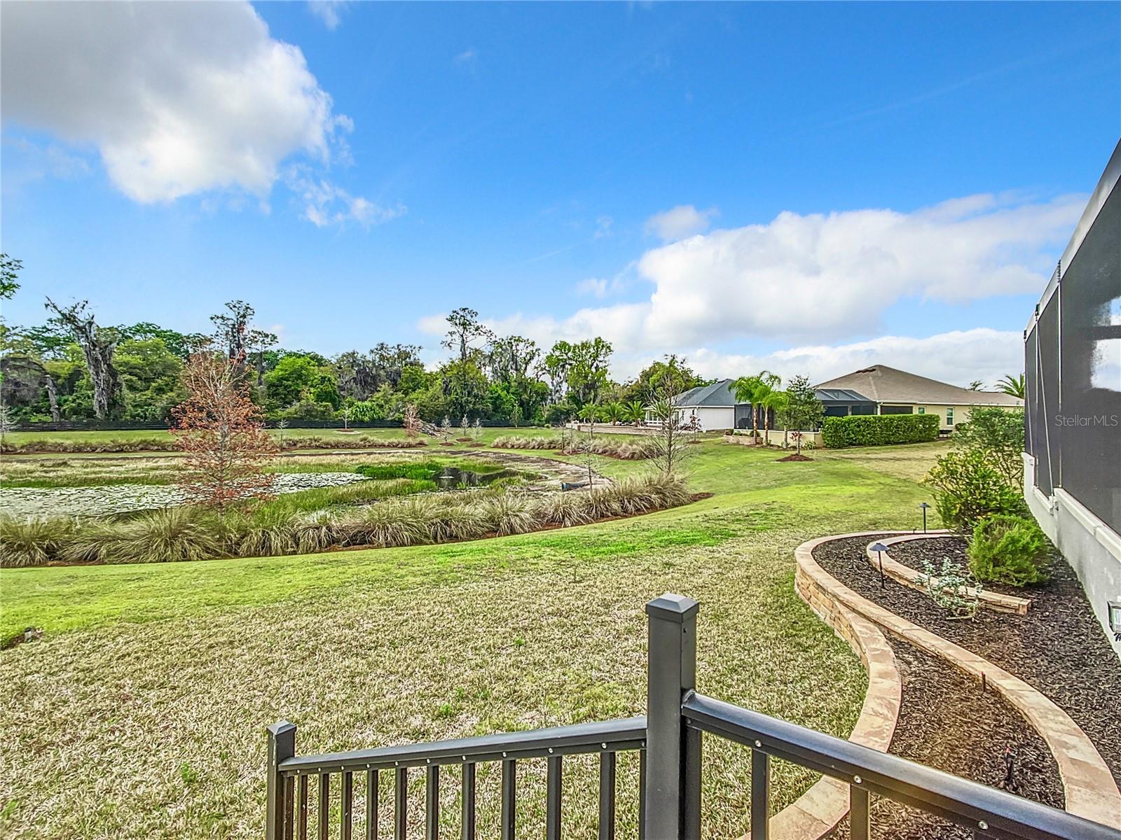 2760 VICTOR CT