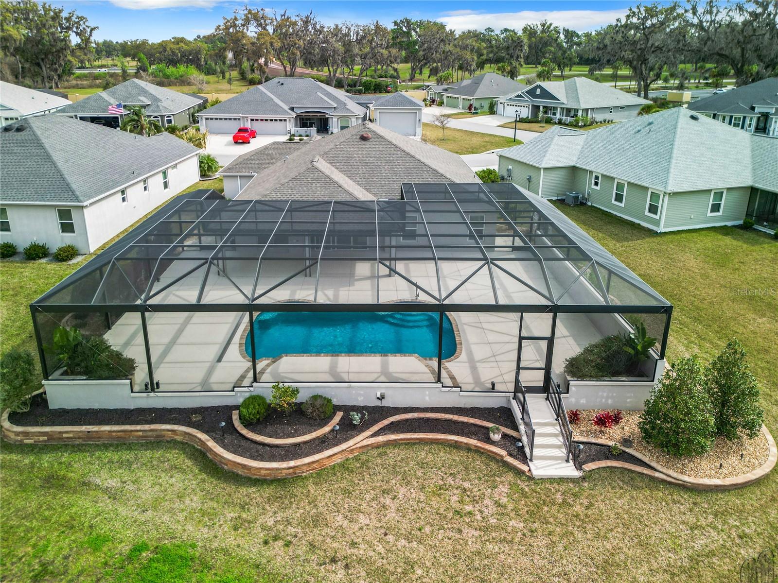 2760 VICTOR CT