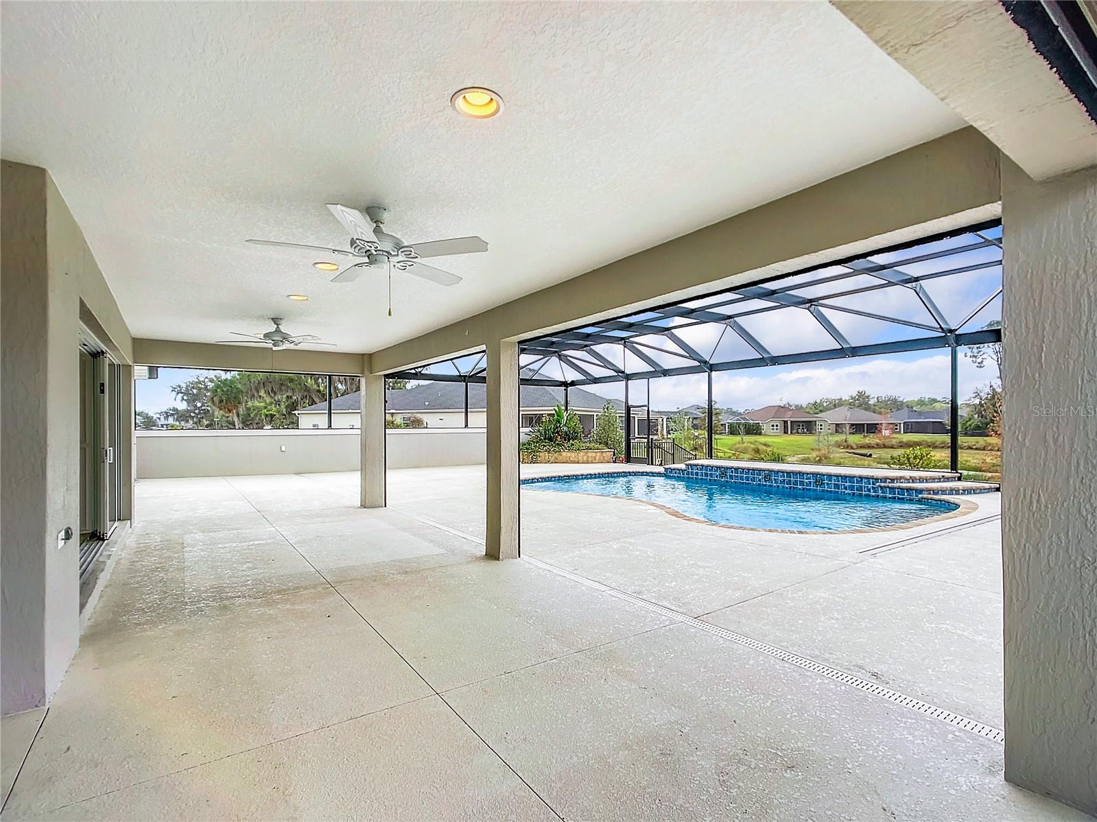 2760 VICTOR CT