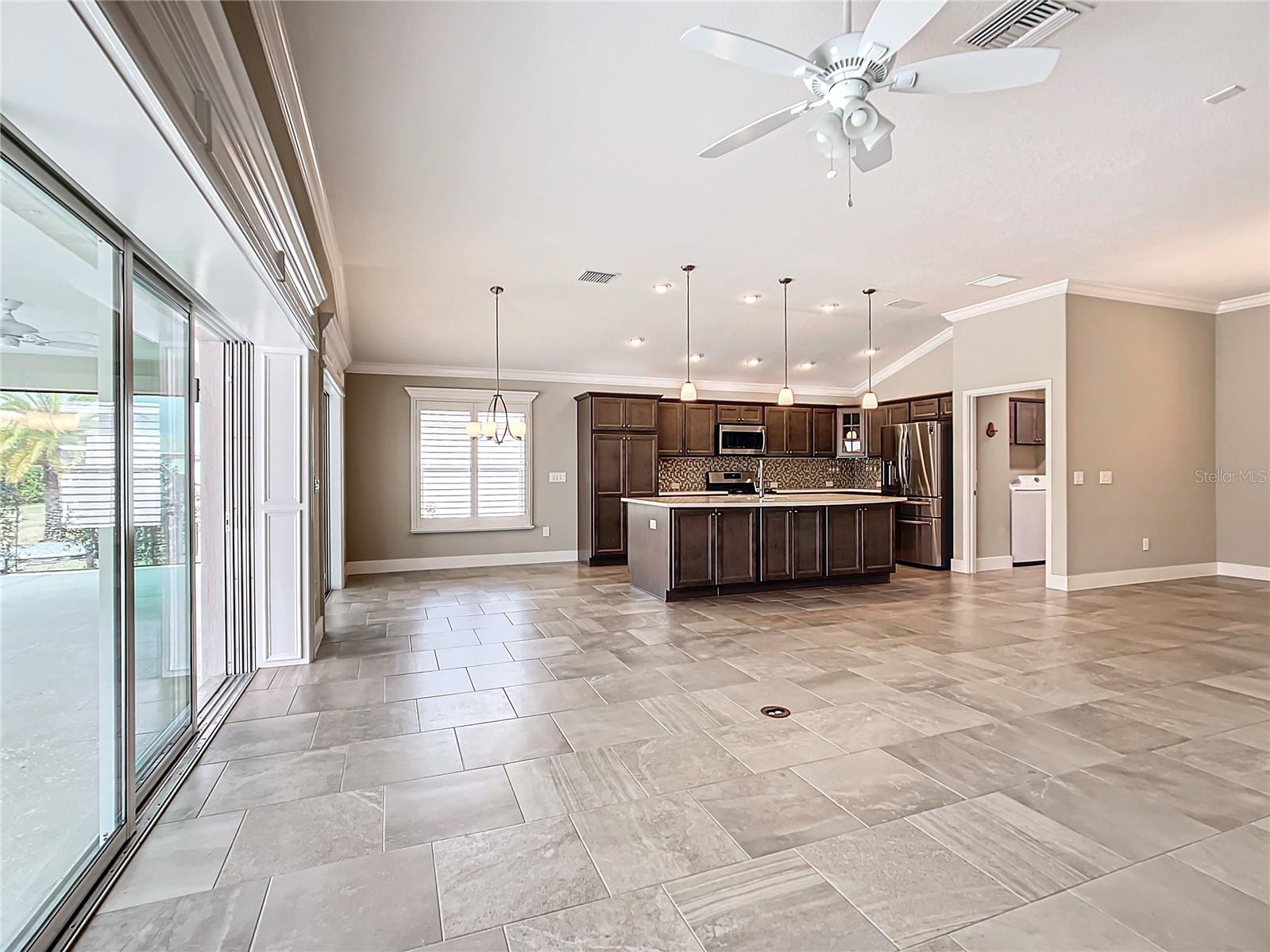 2760 VICTOR CT