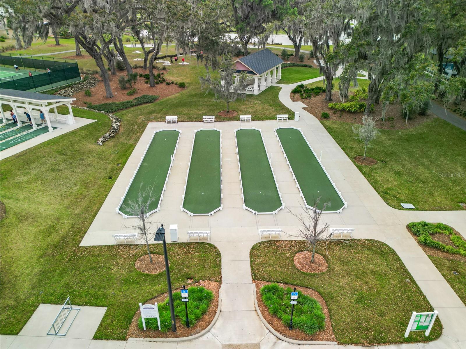 2760 VICTOR CT