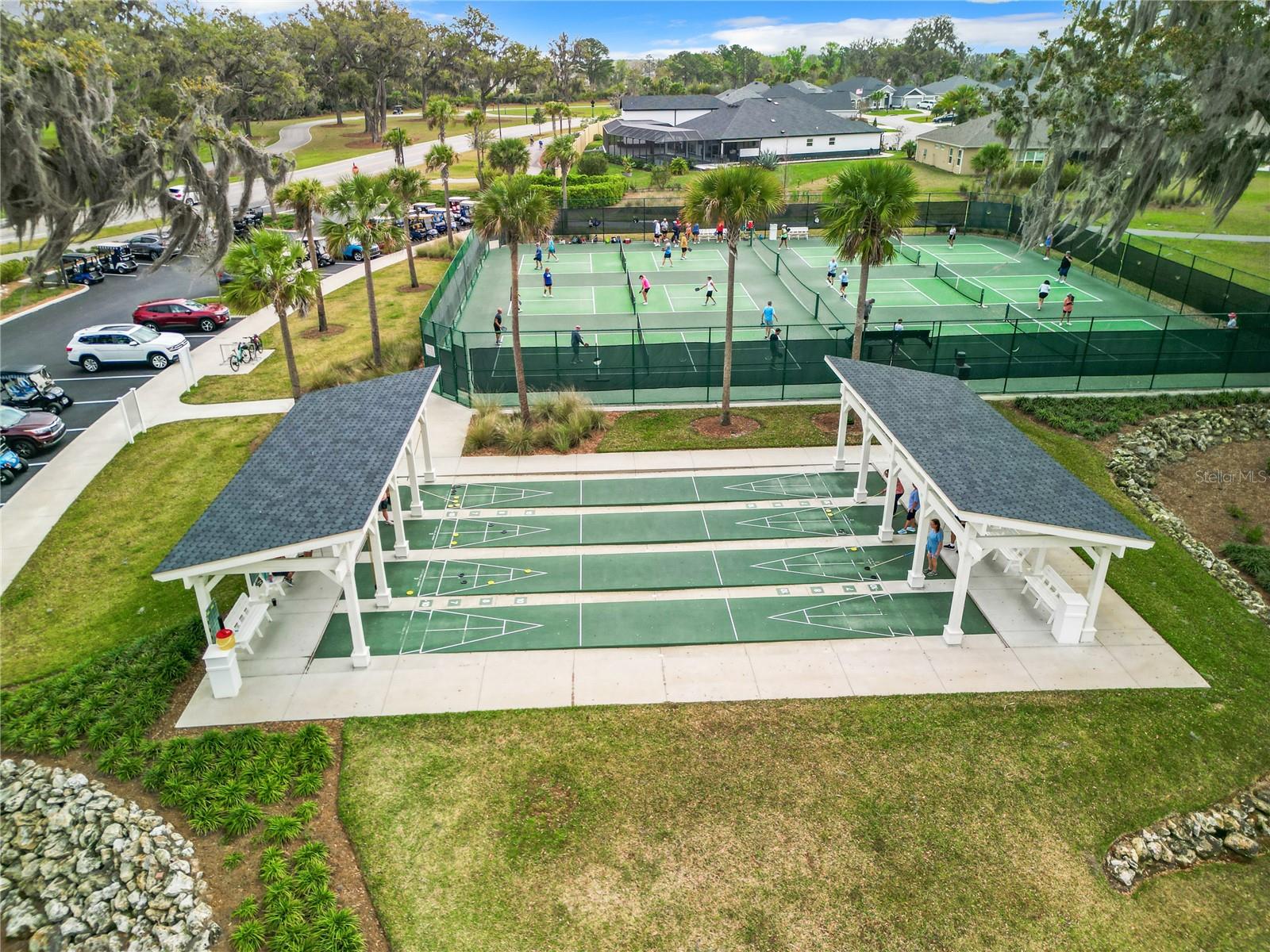 2760 VICTOR CT