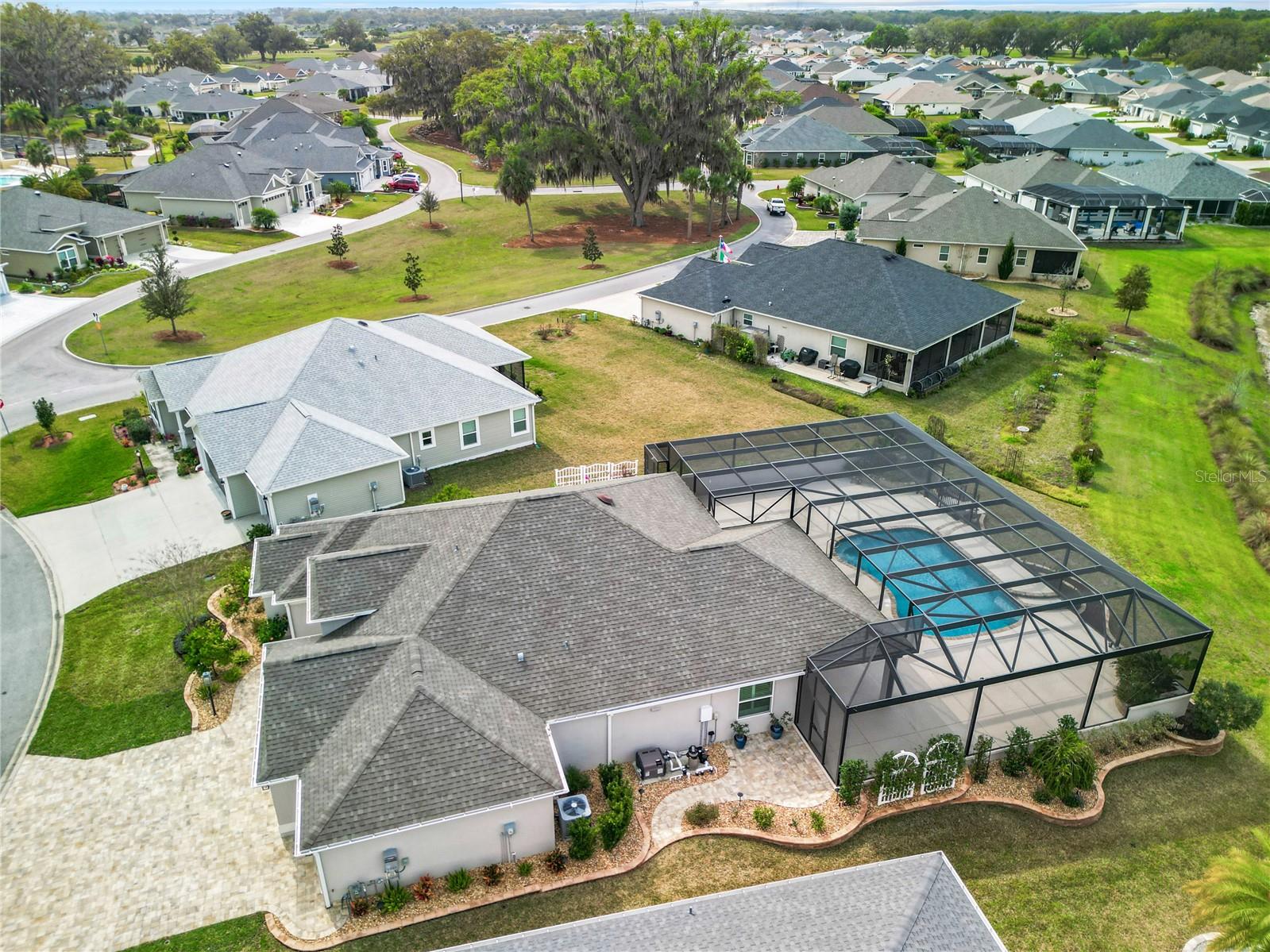 2760 VICTOR CT