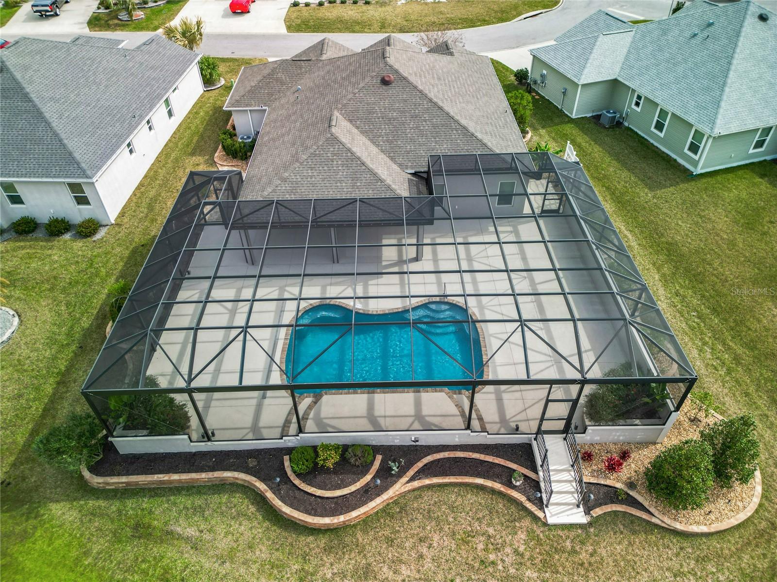 2760 VICTOR CT