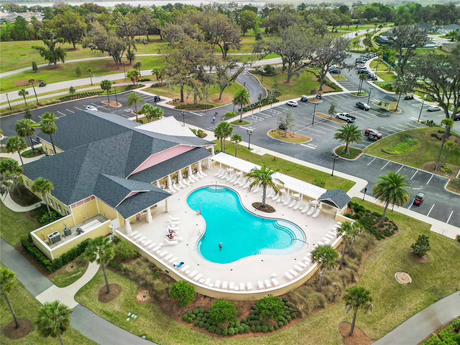 2760 VICTOR CT