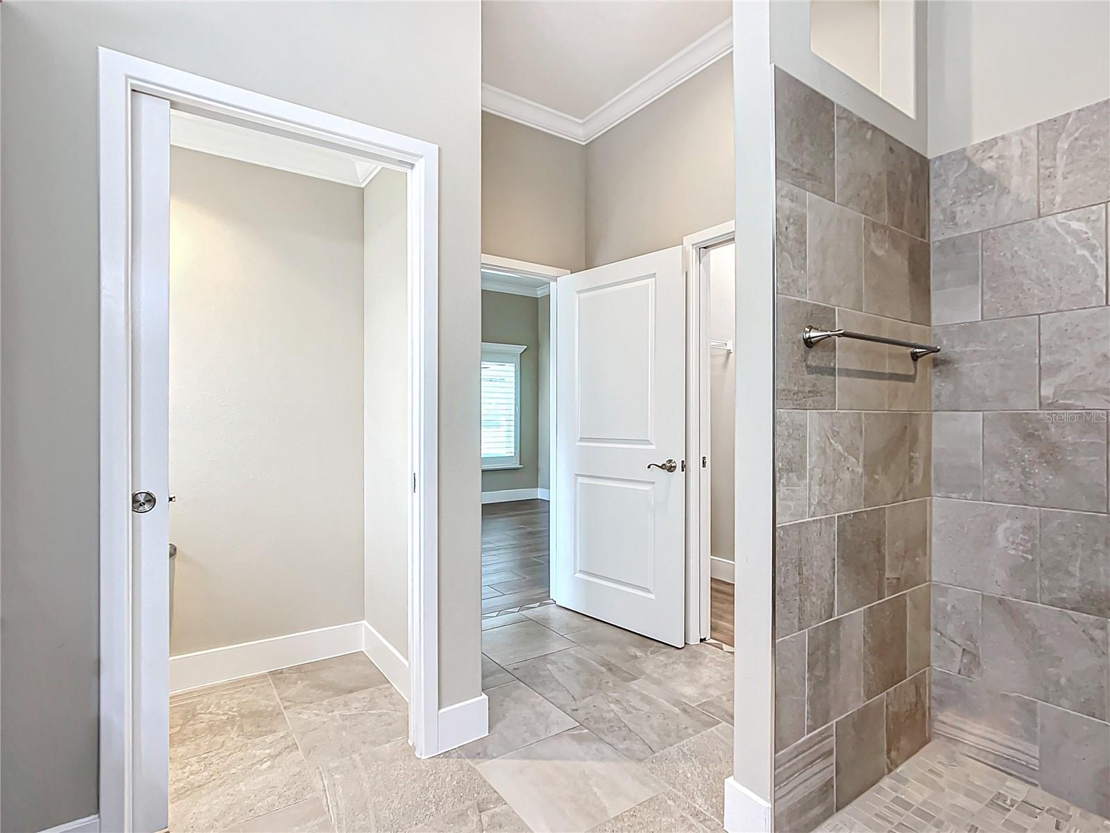2760 VICTOR CT