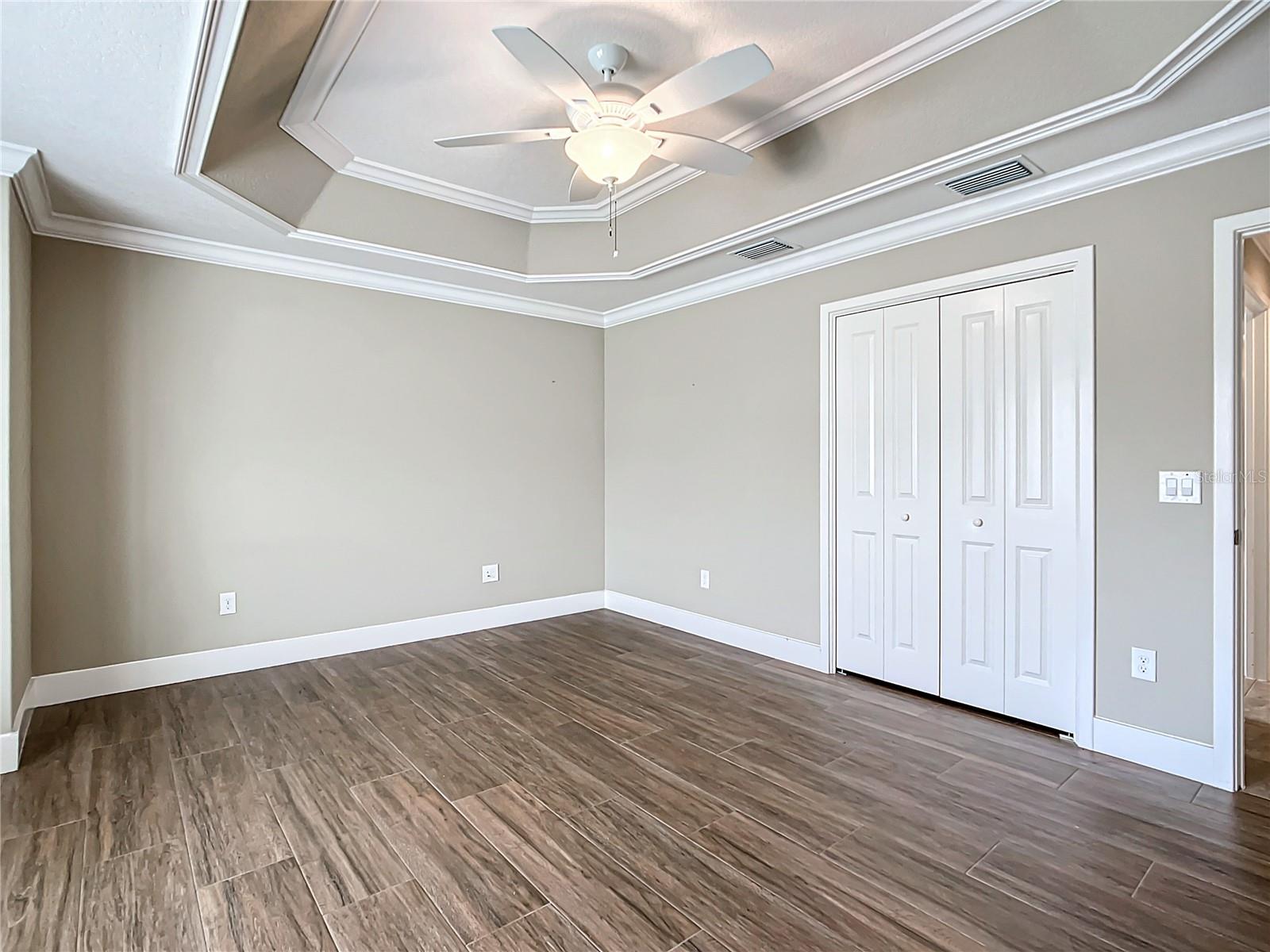 2760 VICTOR CT