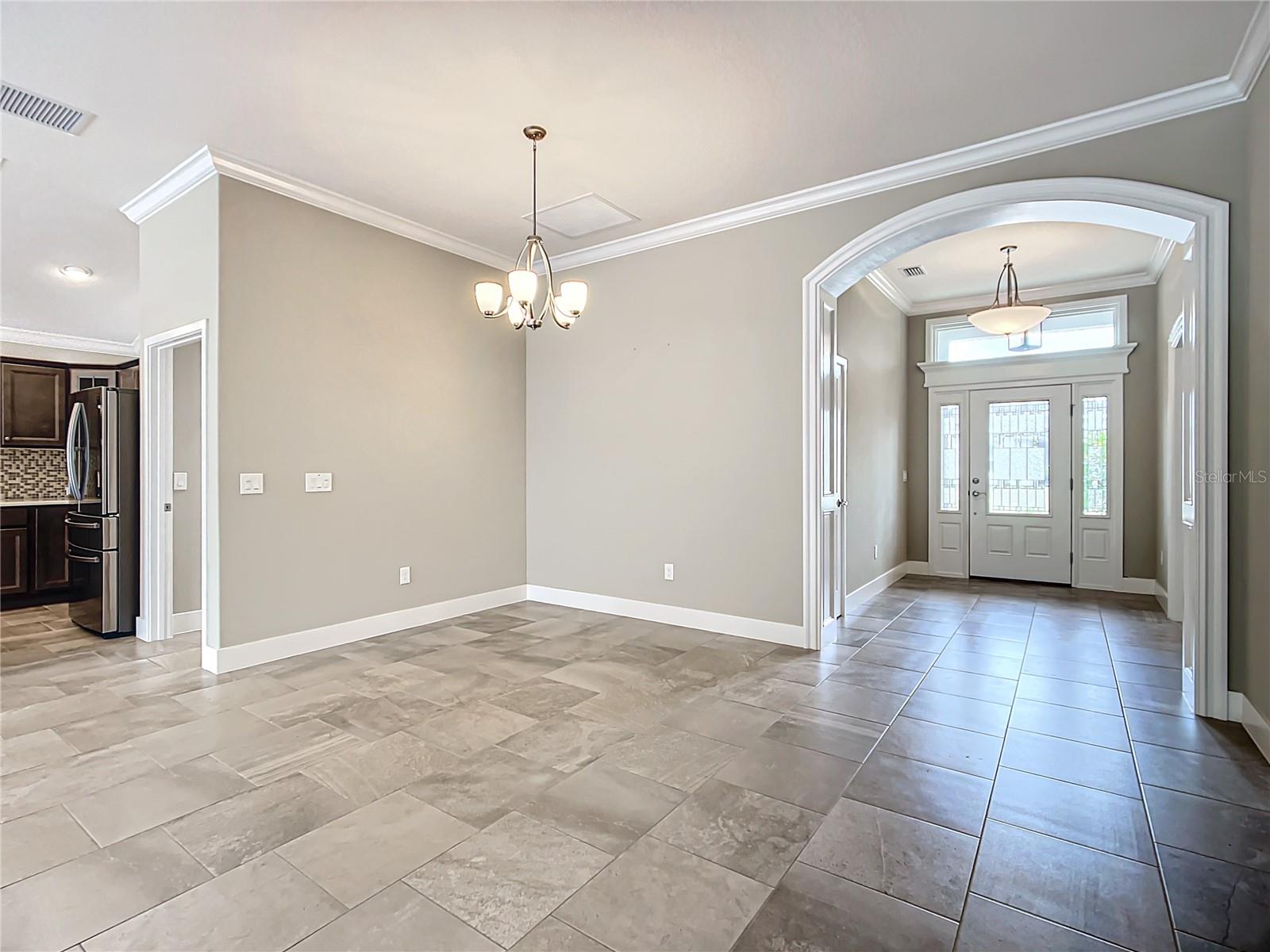 2760 VICTOR CT