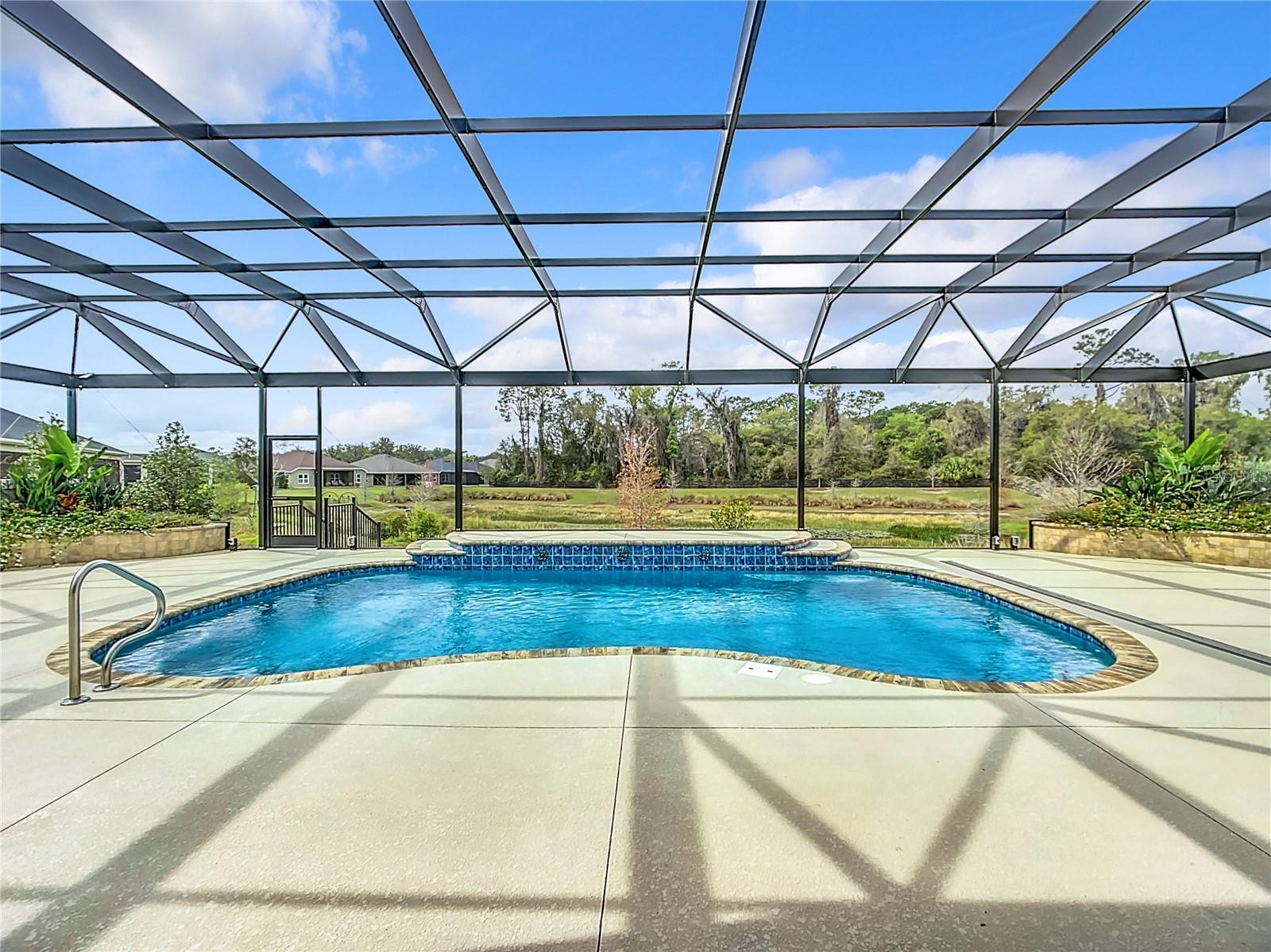 2760 VICTOR CT