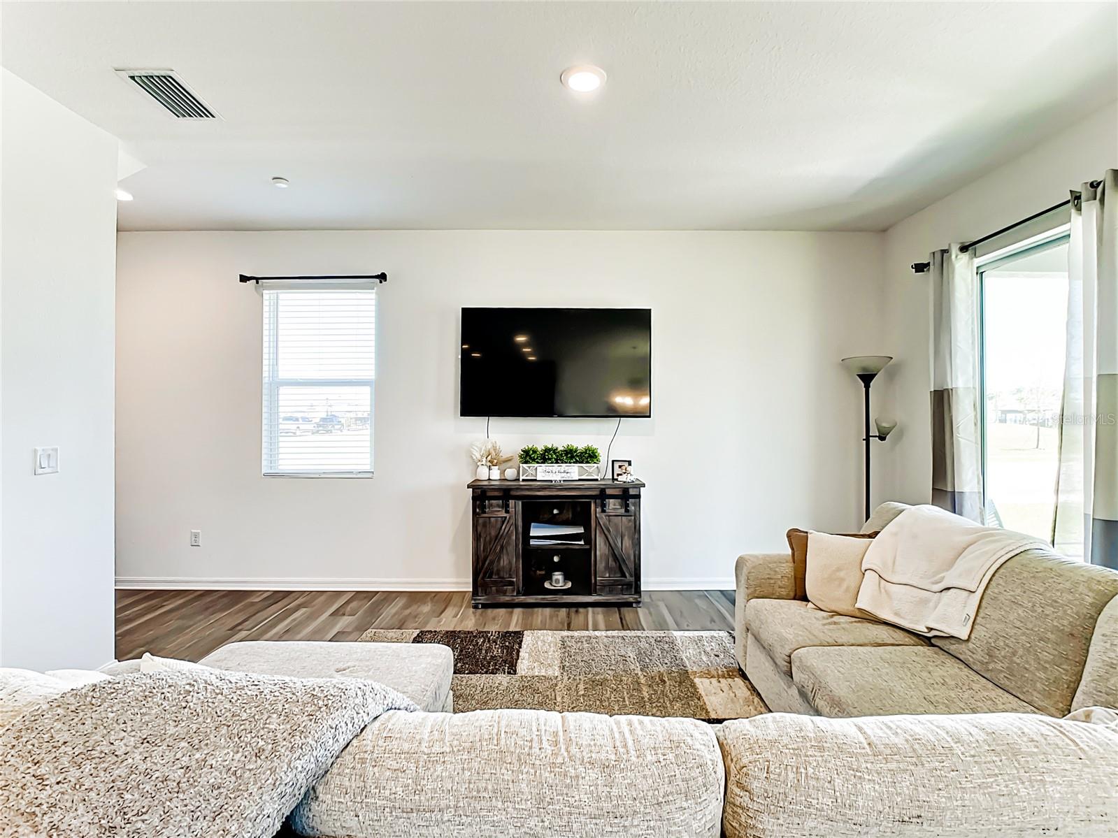 6997 WILSON PASTURE AVE