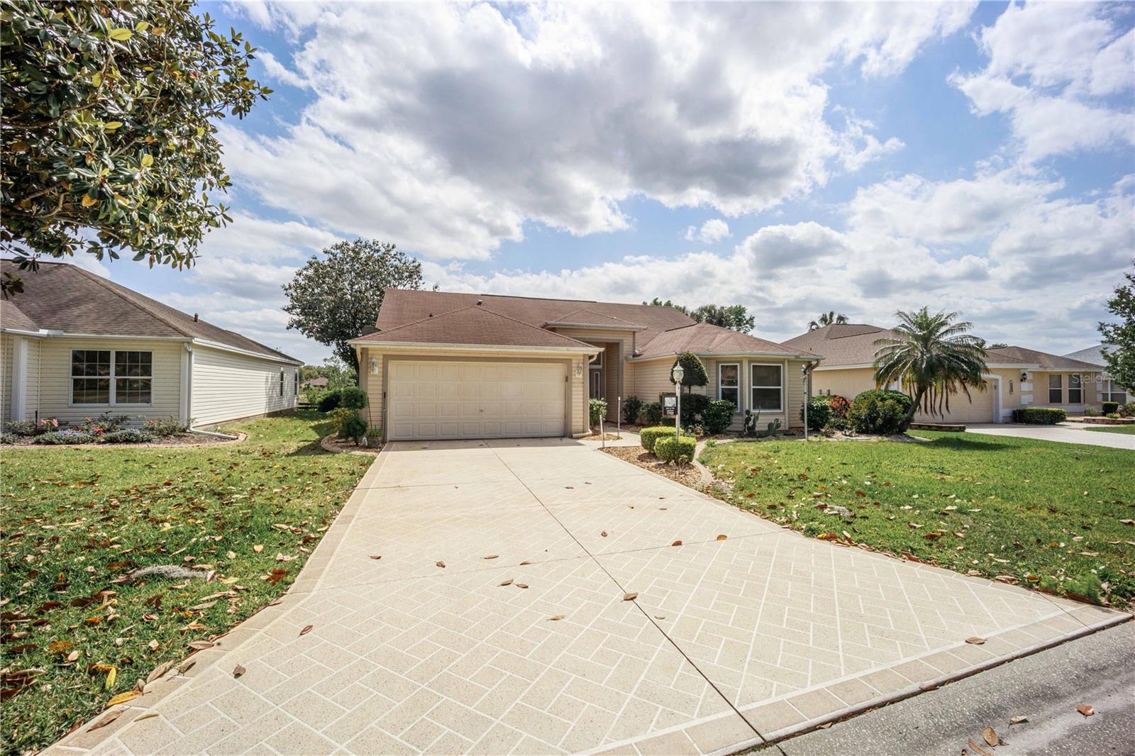 1702 DURANGO DR