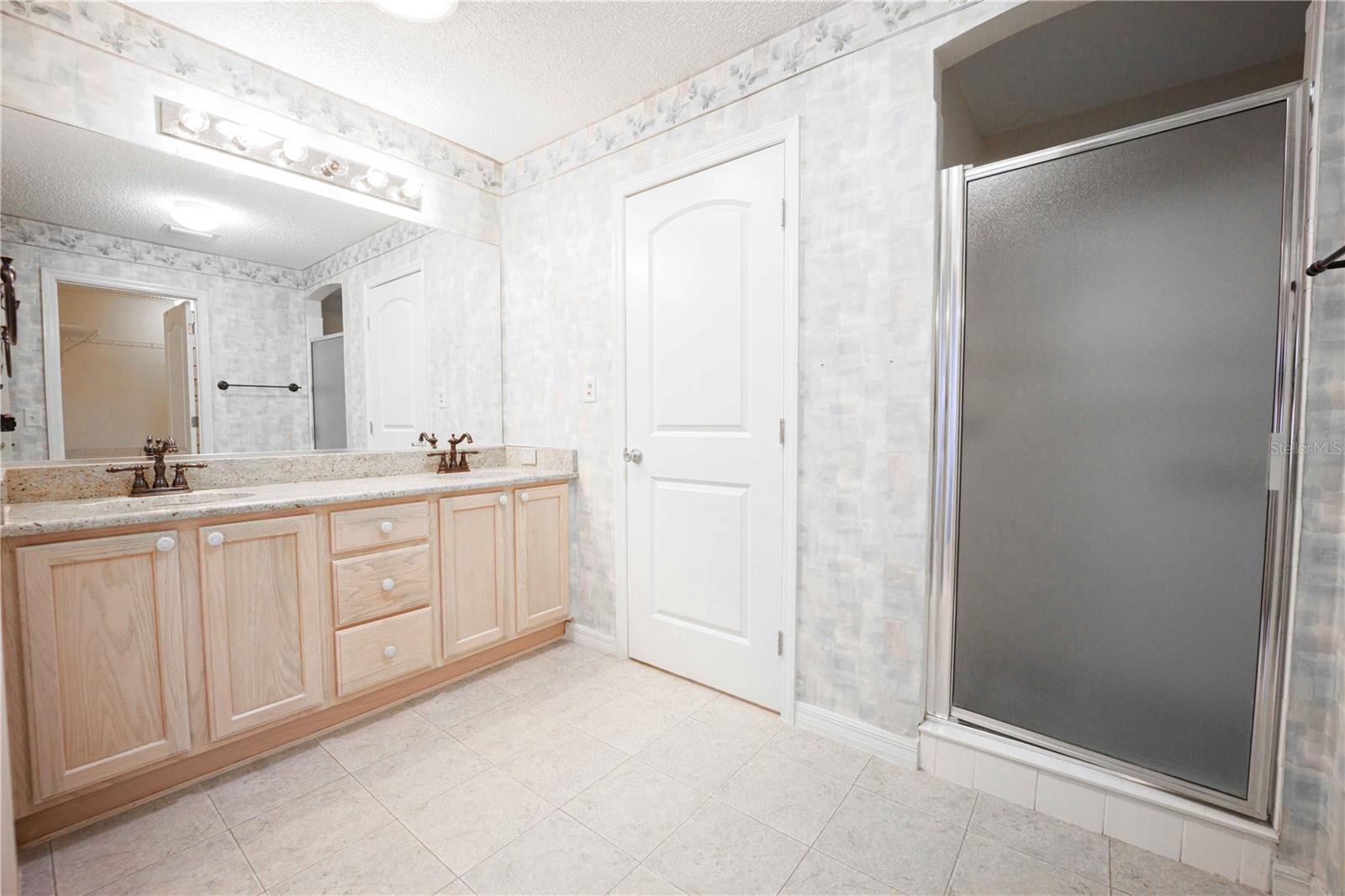1702 DURANGO DR