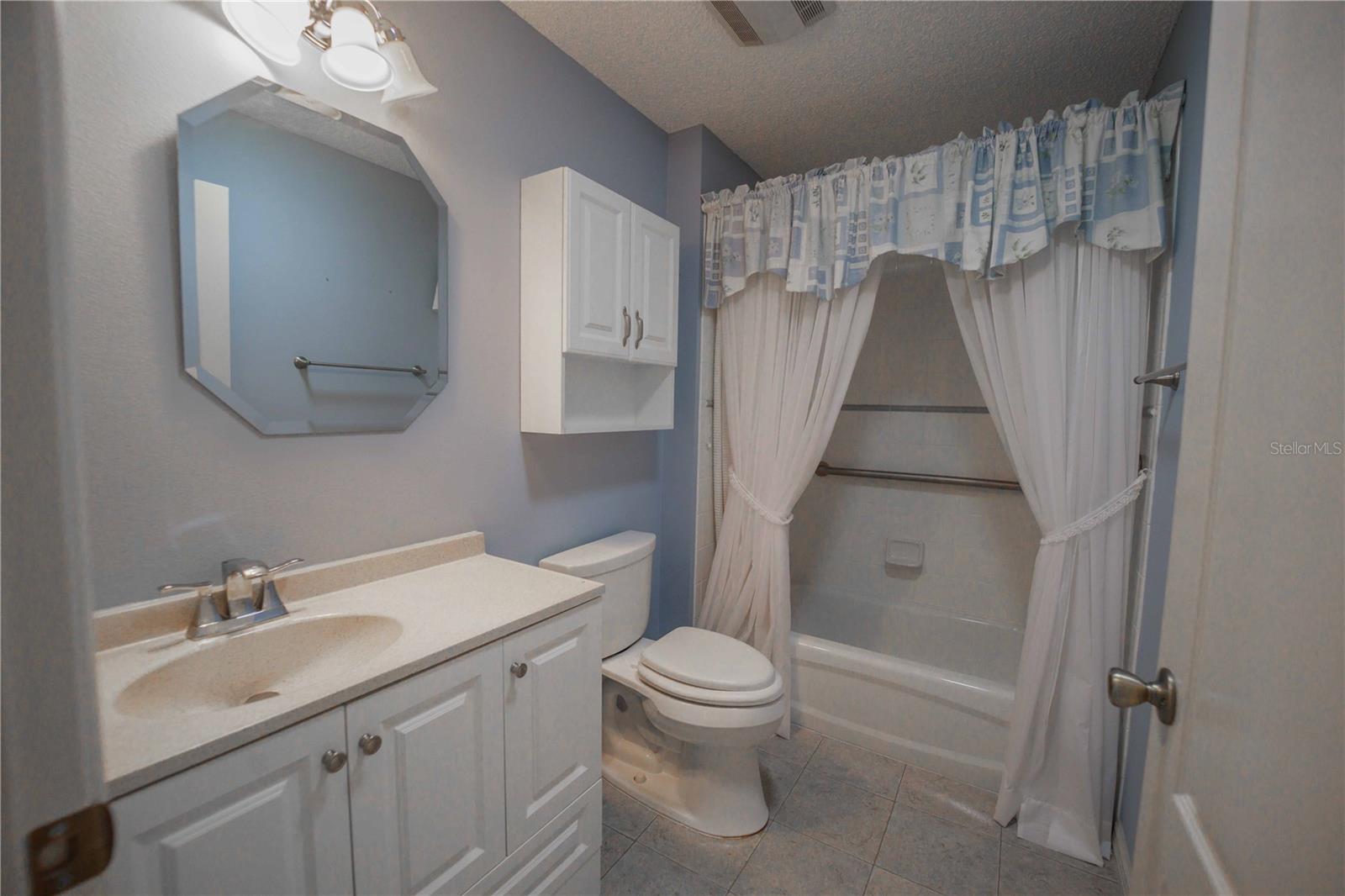 1702 DURANGO DR