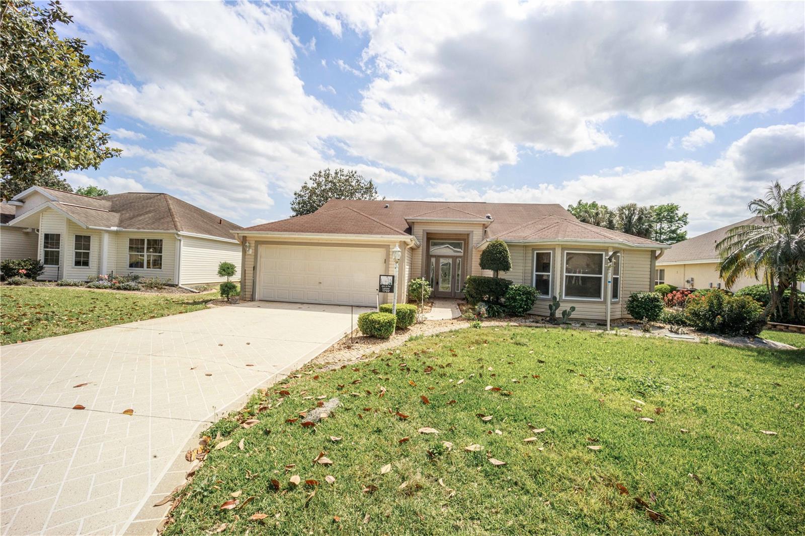 1702 DURANGO DR