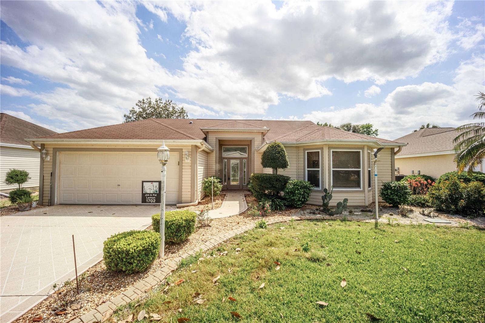 1702 DURANGO DR