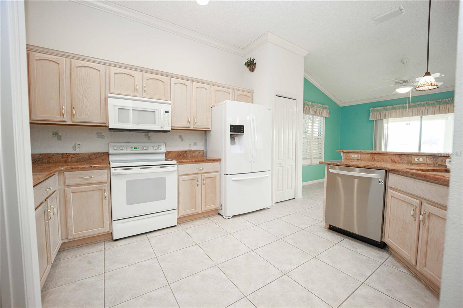 1702 DURANGO DR