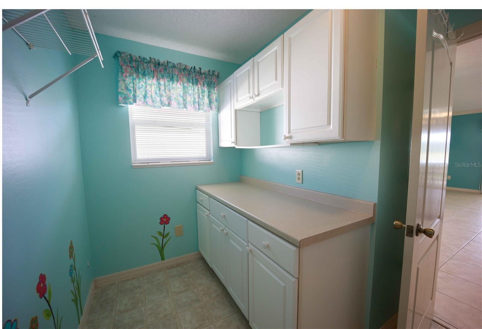 1702 DURANGO DR