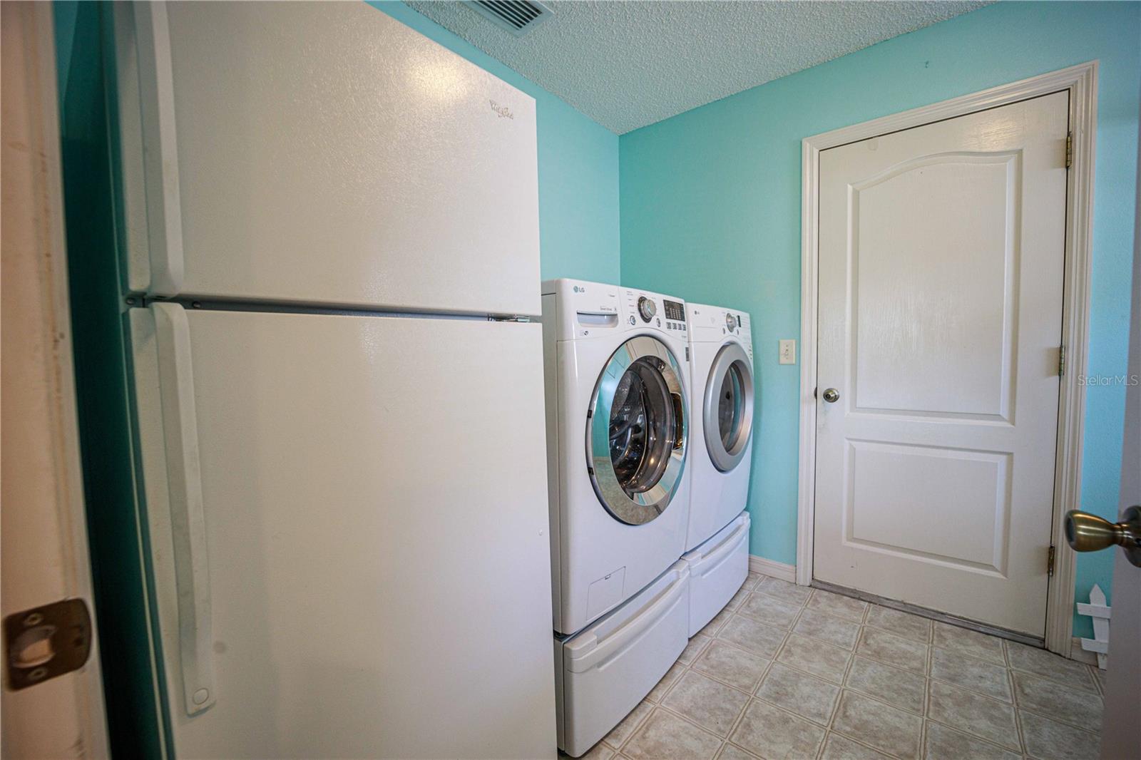 1702 DURANGO DR