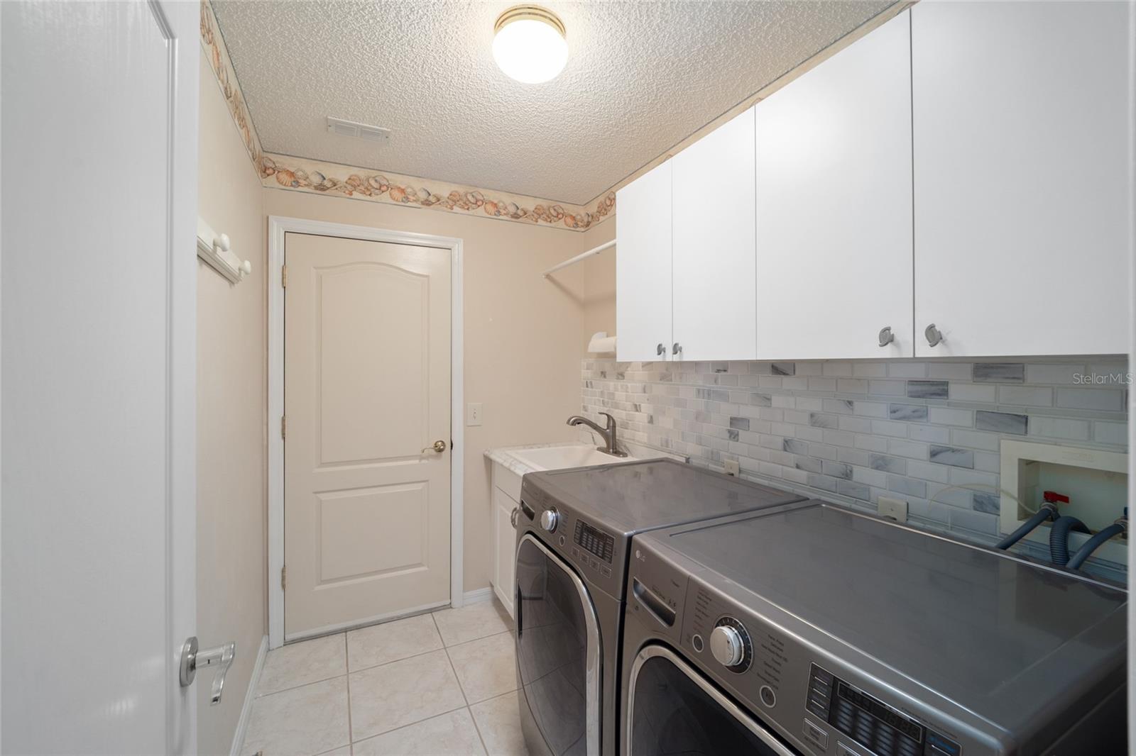 118 COSTA MESA DR