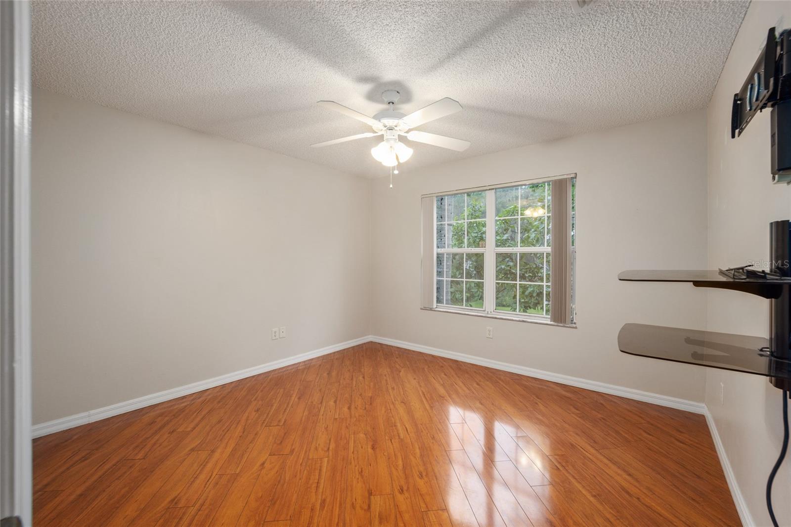 118 COSTA MESA DR