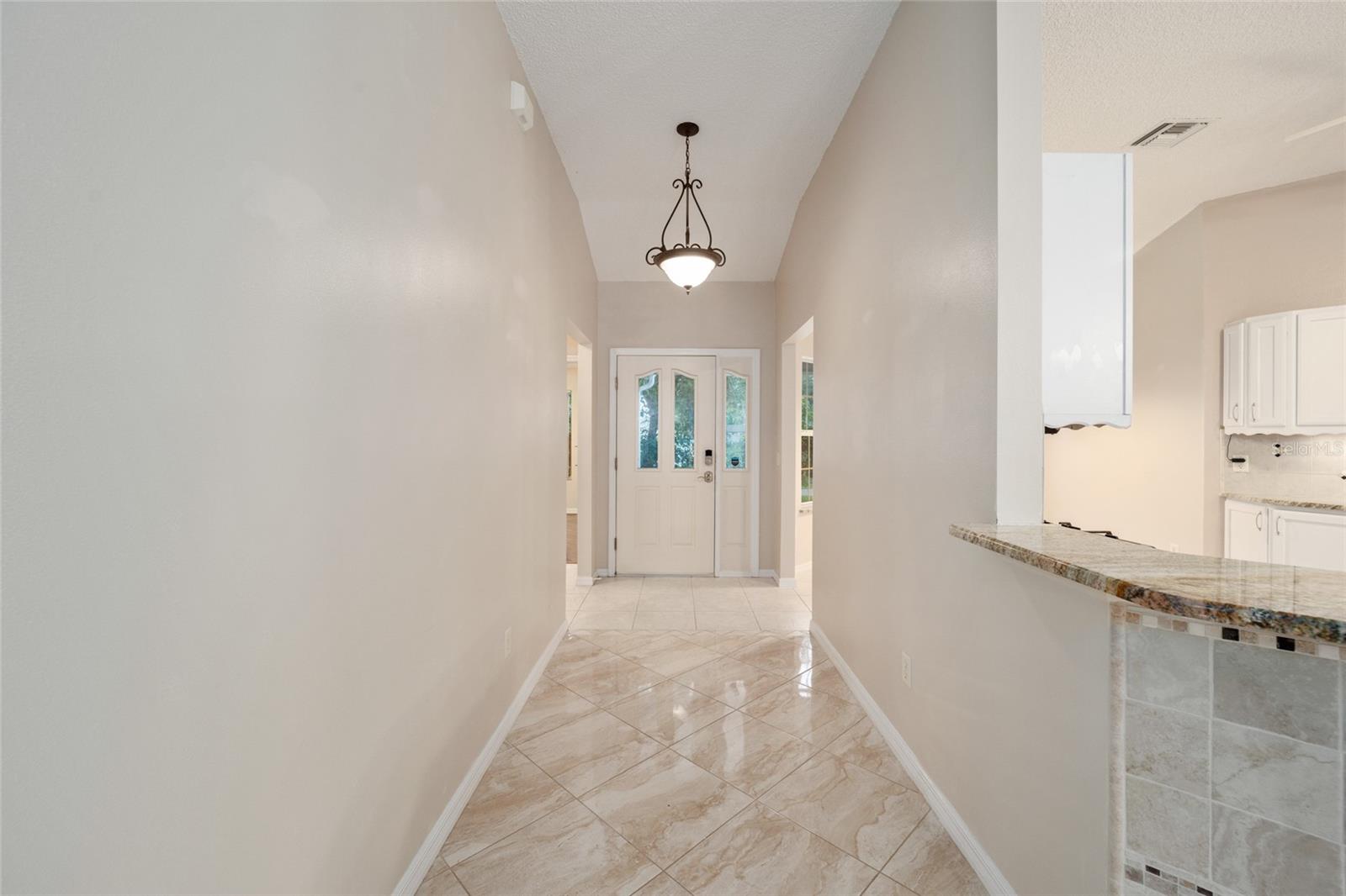 118 COSTA MESA DR