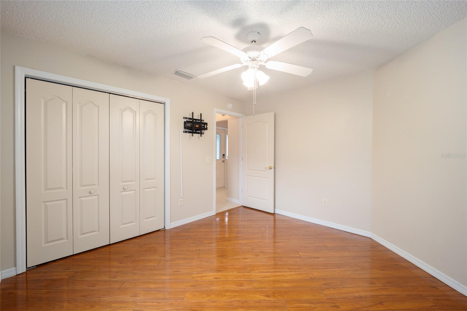118 COSTA MESA DR