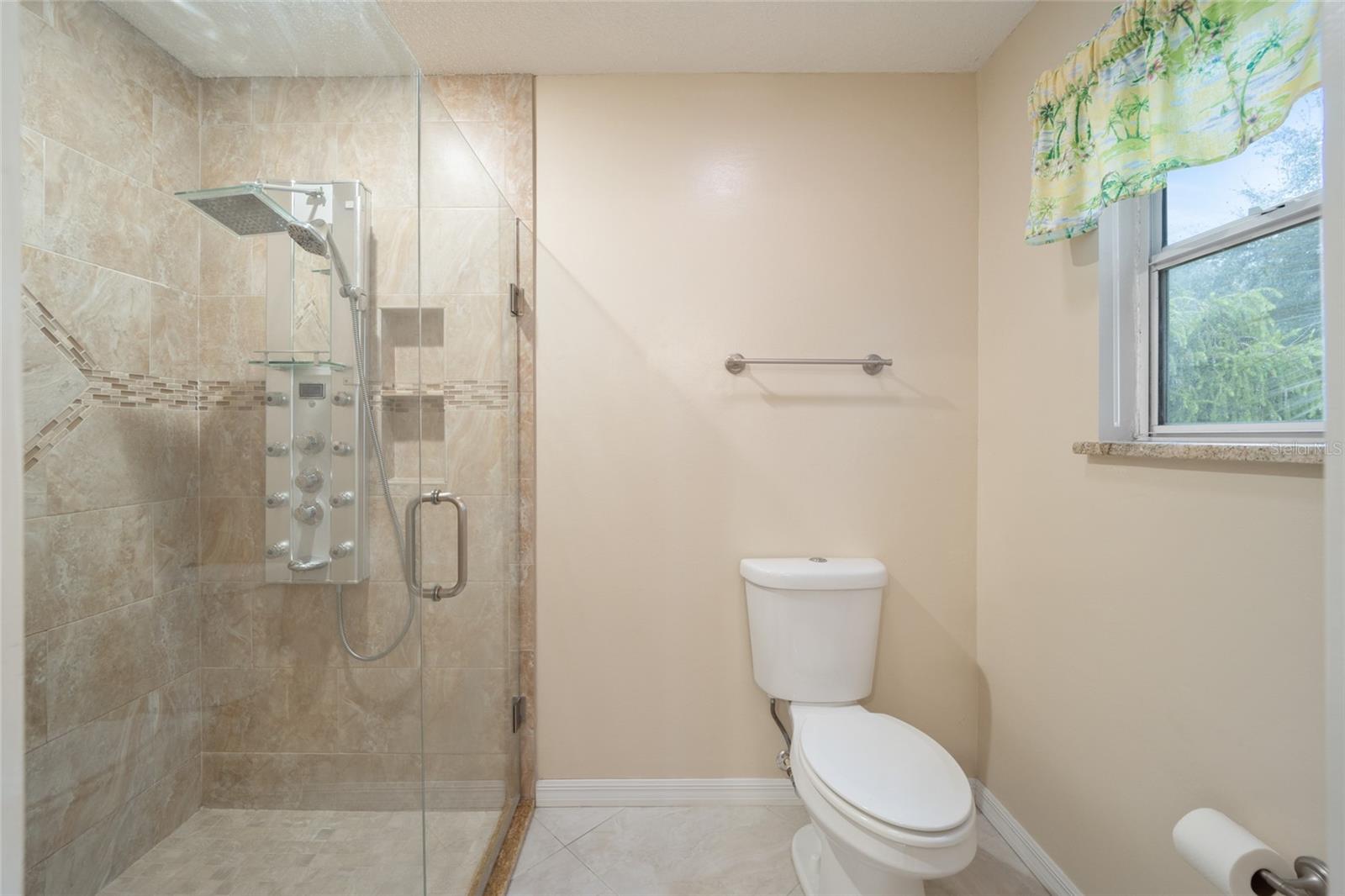 118 COSTA MESA DR