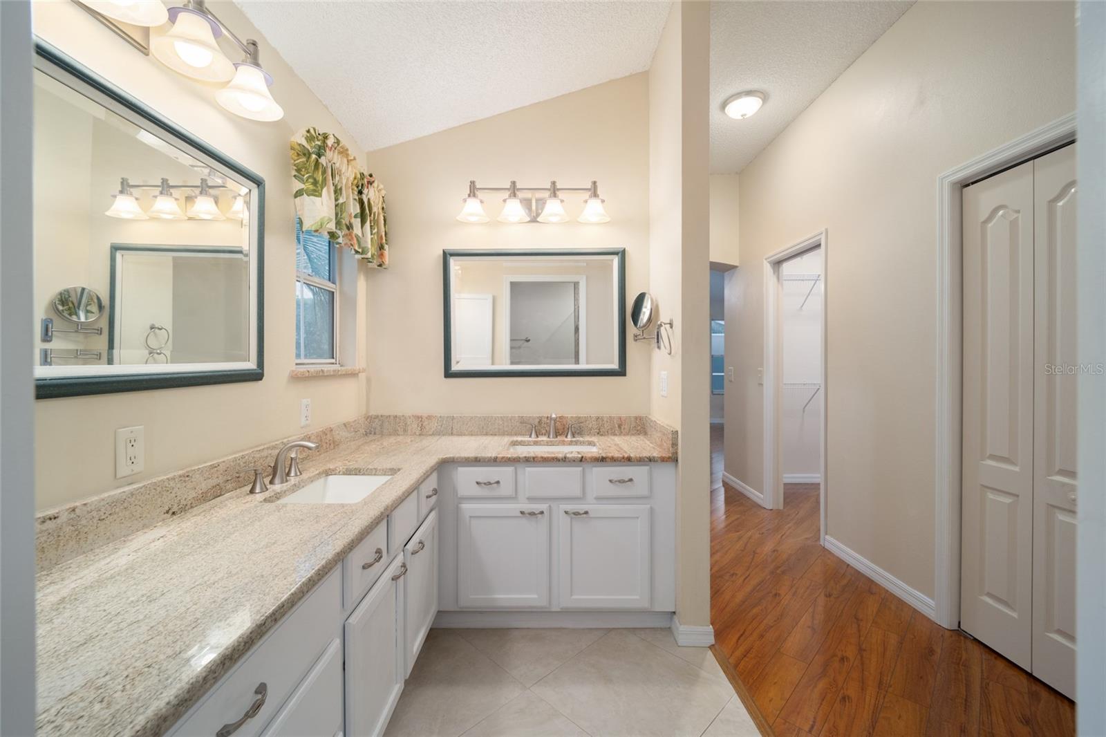 118 COSTA MESA DR
