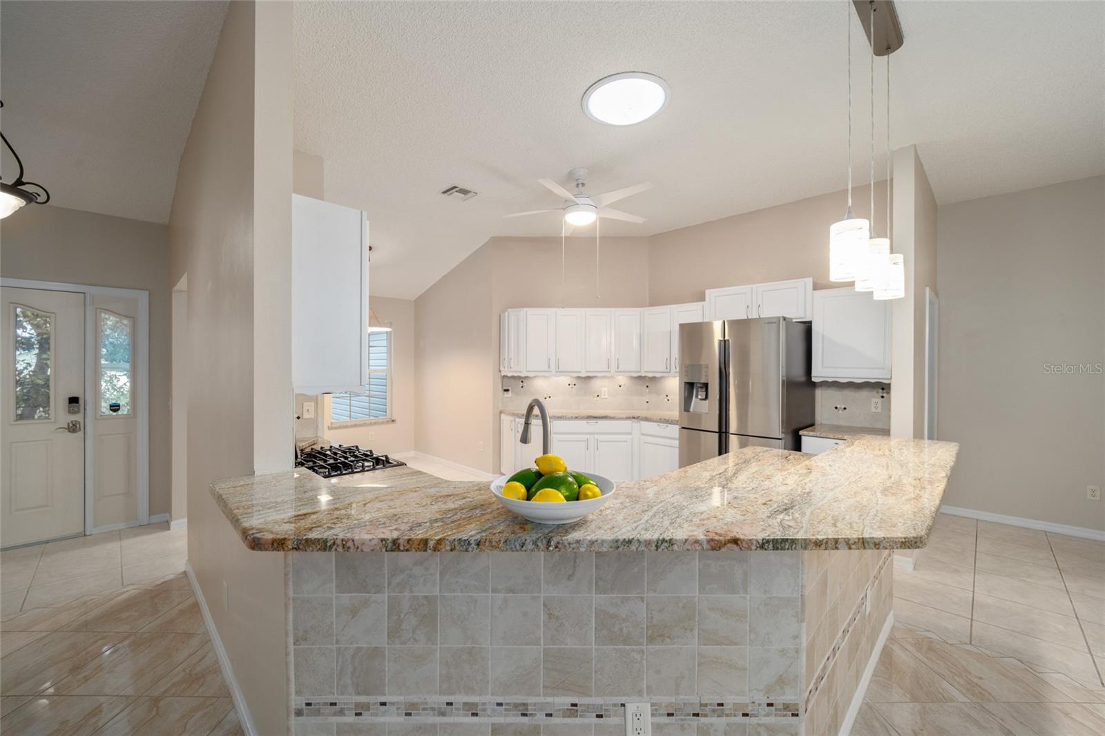 118 COSTA MESA DR