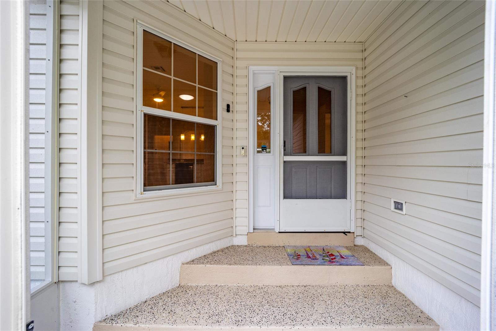 118 COSTA MESA DR