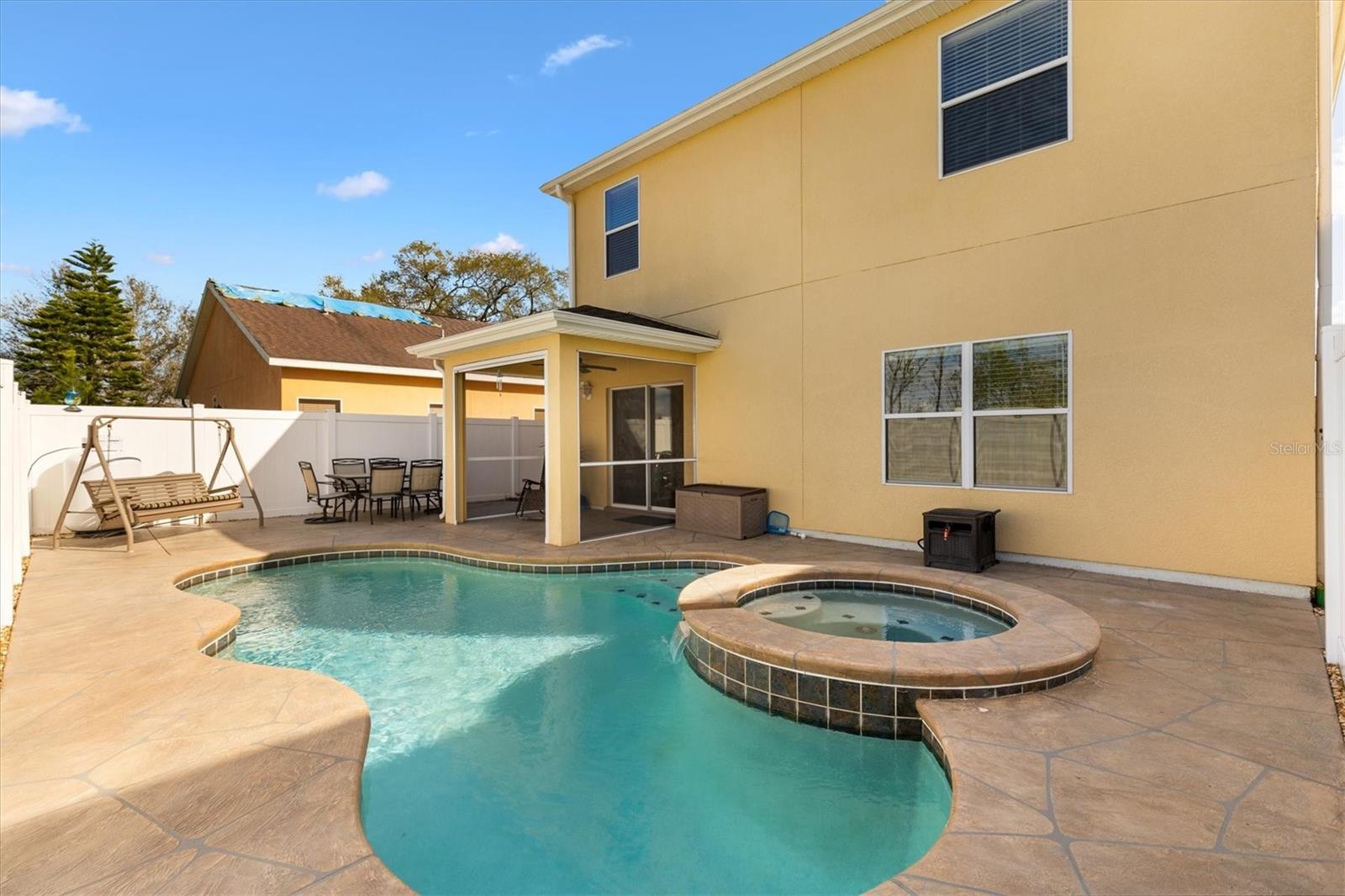 4982 NE 124TH RD