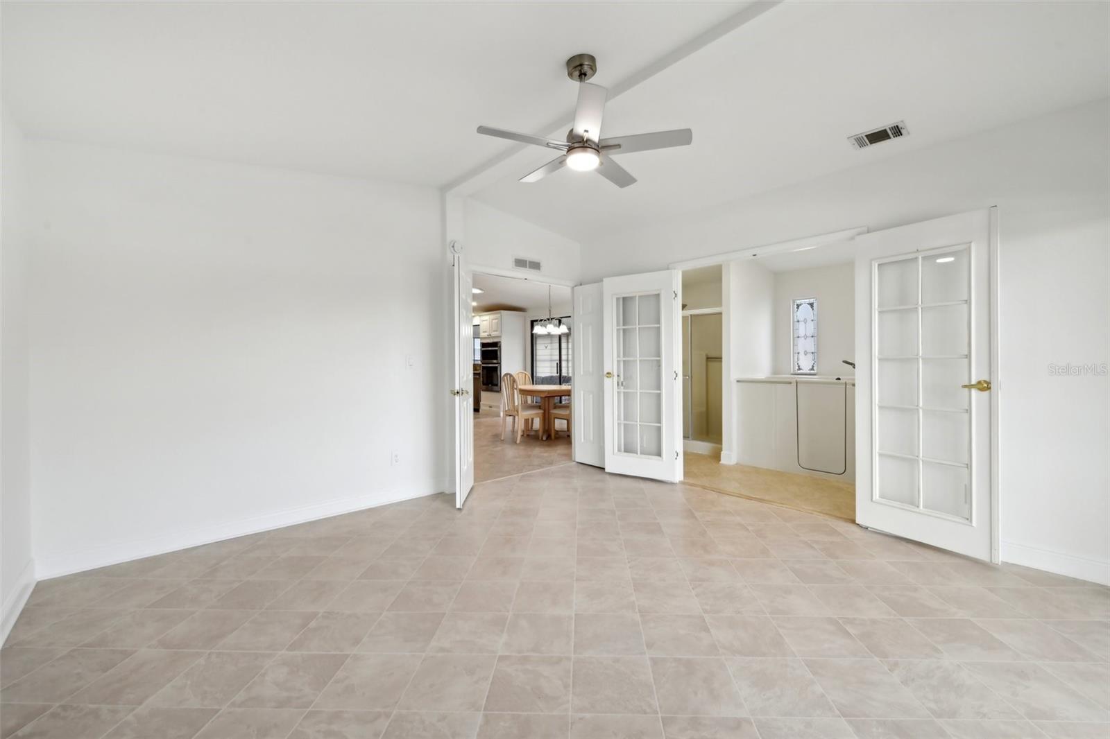 756 HEATHROW AVE