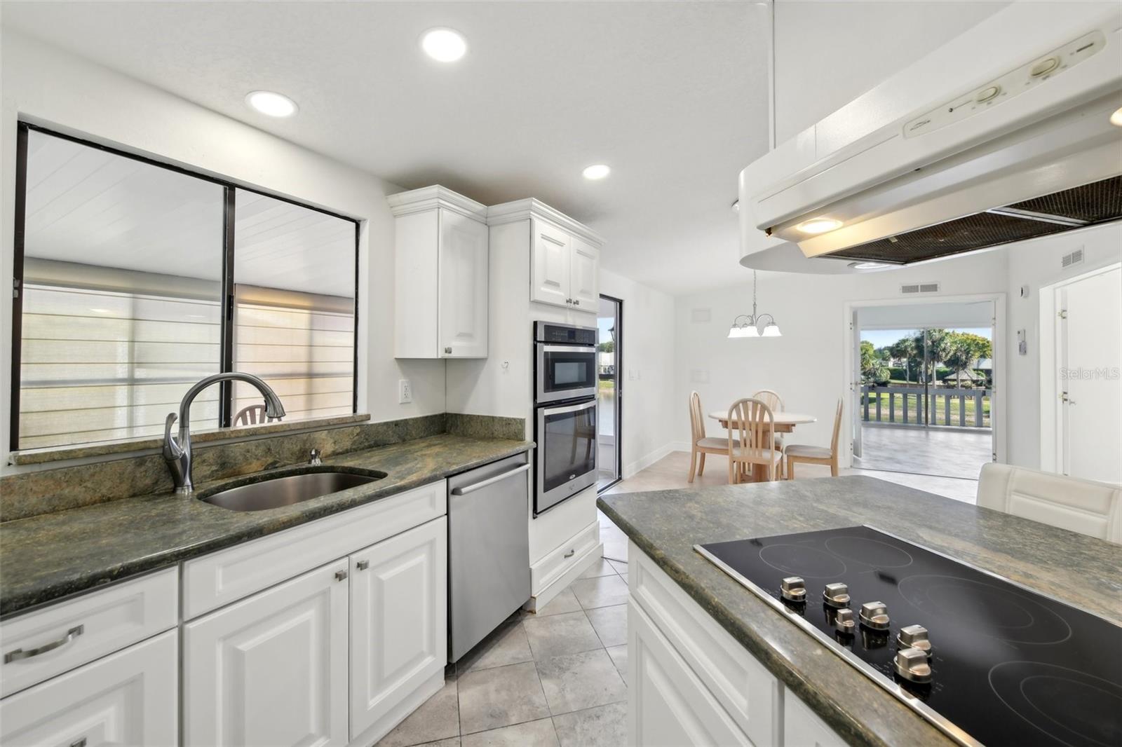 756 HEATHROW AVE